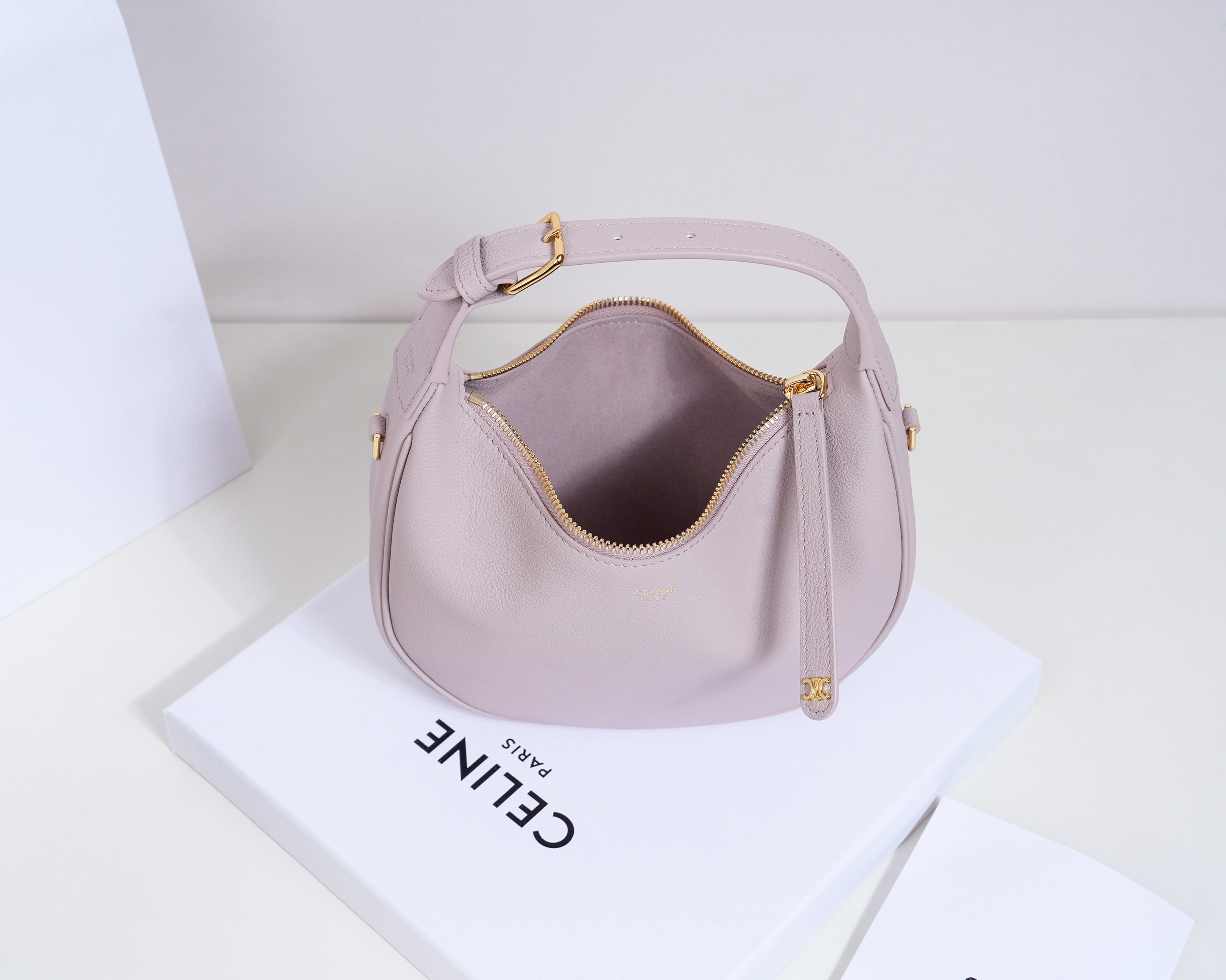 Celine bag Original leather imported from Italy, Exclusive New counter quality, genuine development, top original goods, real photos, model: 120723, size: 21×24×5cm, material: original cowhide imported from Italy, fine workmanship, whether it is stitching or oil edges, or purchasing leather imported from Italy, every process is checked at all levels, just to make the best quality~ — photo 9
