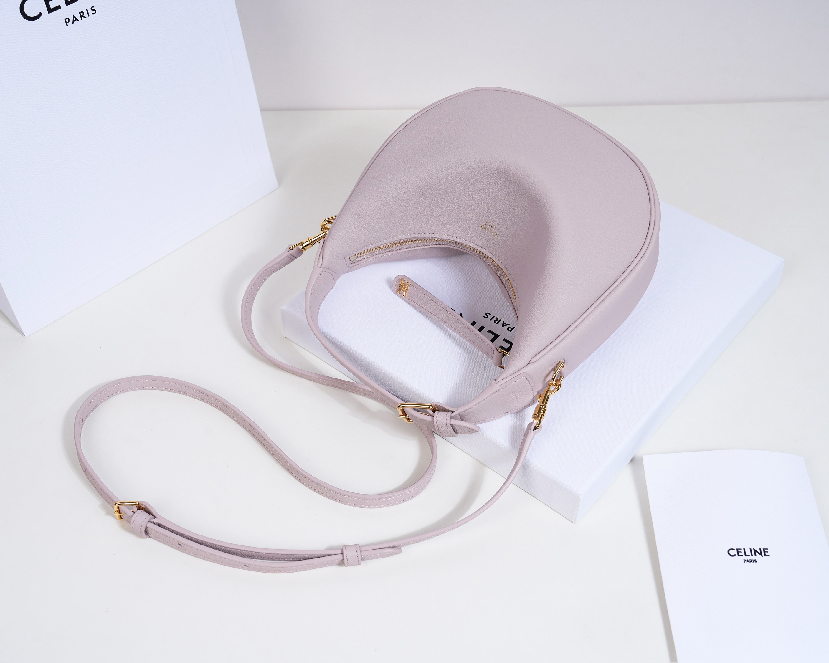 Celine bag Original leather imported from Italy, Exclusive New counter quality, genuine development, top original goods, real photos, model: 120723, size: 21×24×5cm, material: original cowhide imported from Italy, fine workmanship, whether it is stitching or oil edges, or purchasing leather imported from Italy, every process is checked at all levels, just to make the best quality~ — photo 6