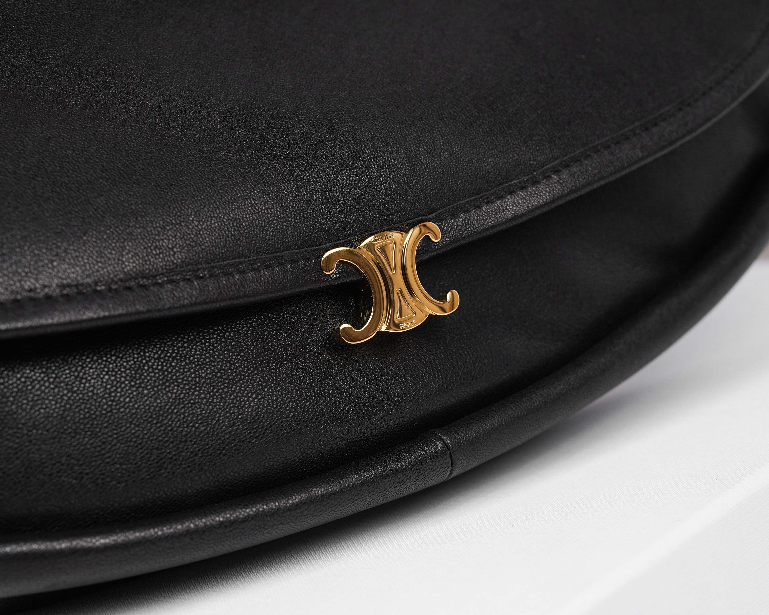 批880（意大利进口原厂皮）🇮🇹独家新款专柜品质，正品开发，顶级原单货，实物实拍，型号：124142，尺寸：46&times;19&times;10cm，材质：意大利进口原厂羊皮革，牛皮绒面衬里。精工细作，不管是车线还是油边，还是选购意大利进口皮料，每一道工序都层层把关，只为做出最好的品质～