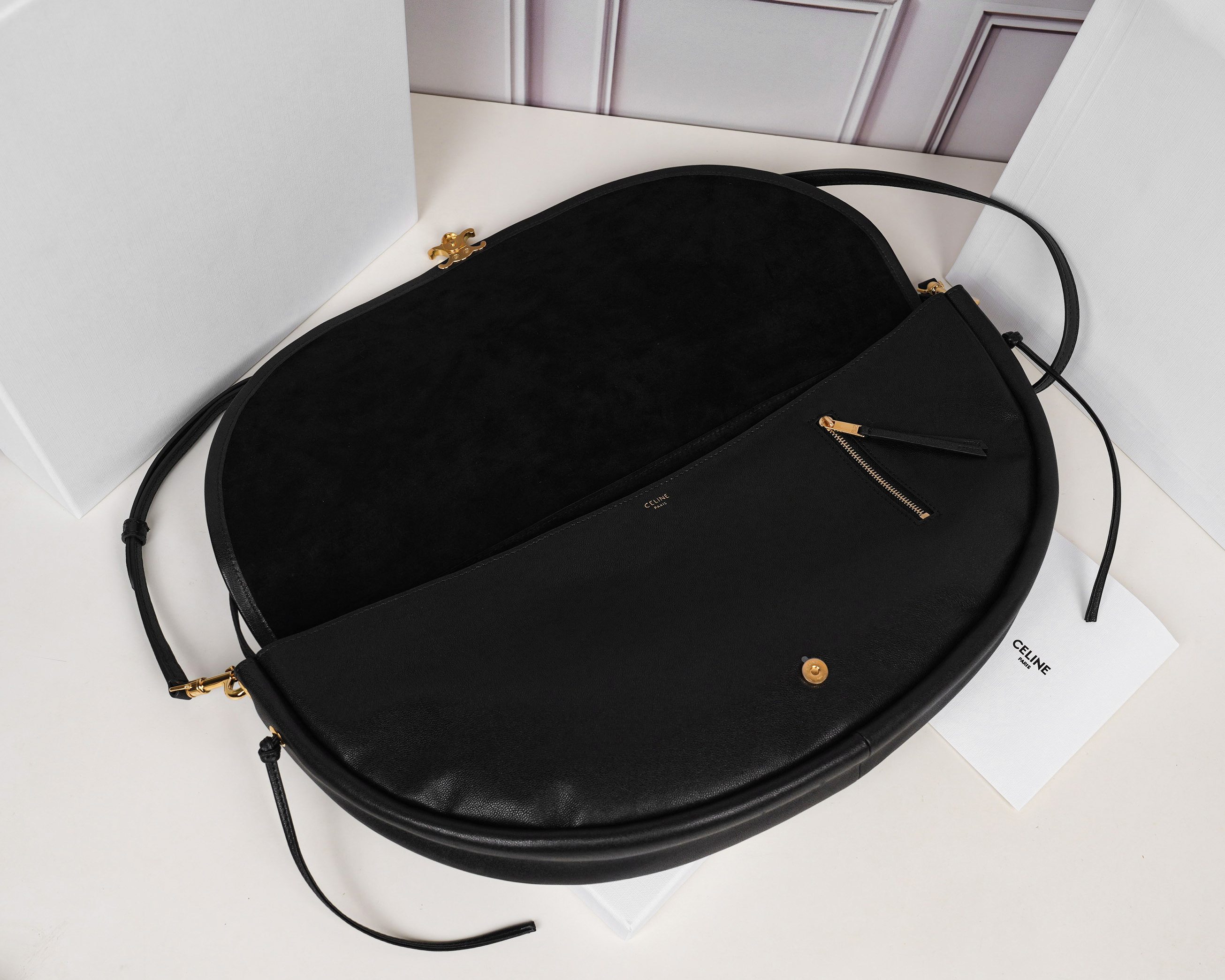 批880（意大利进口原厂皮）🇮🇹独家新款专柜品质，正品开发，顶级原单货，实物实拍，型号：124142，尺寸：46&times;19&times;10cm，材质：意大利进口原厂羊皮革，牛皮绒面衬里。精工细作，不管是车线还是油边，还是选购意大利进口皮料，每一道工序都层层把关，只为做出最好的品质～