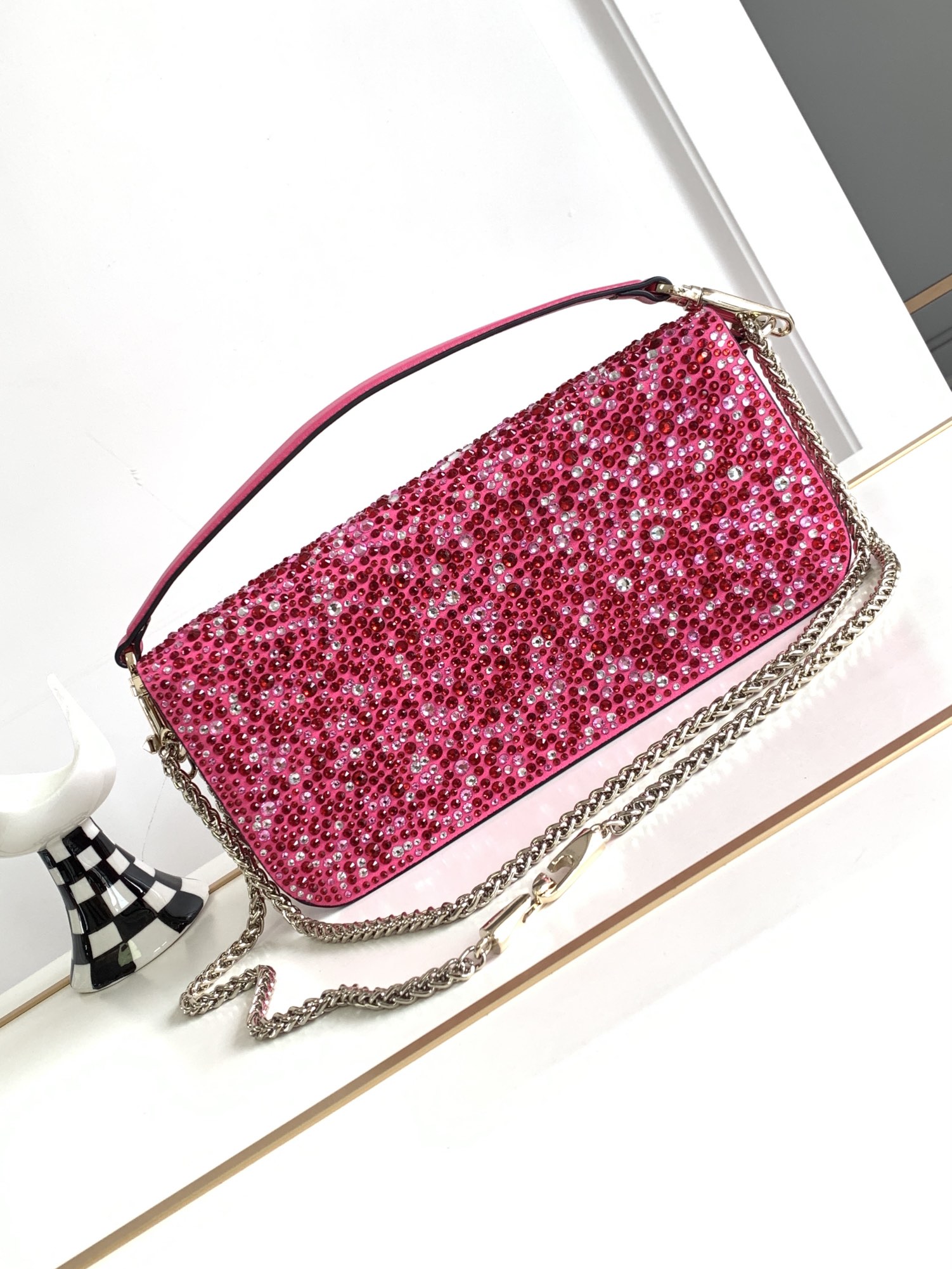 ✨✨🆕🆕VALENTINO GARAVANI Mini Loco手袋饰有施华洛世奇仿水晶✨✨和VLOGO