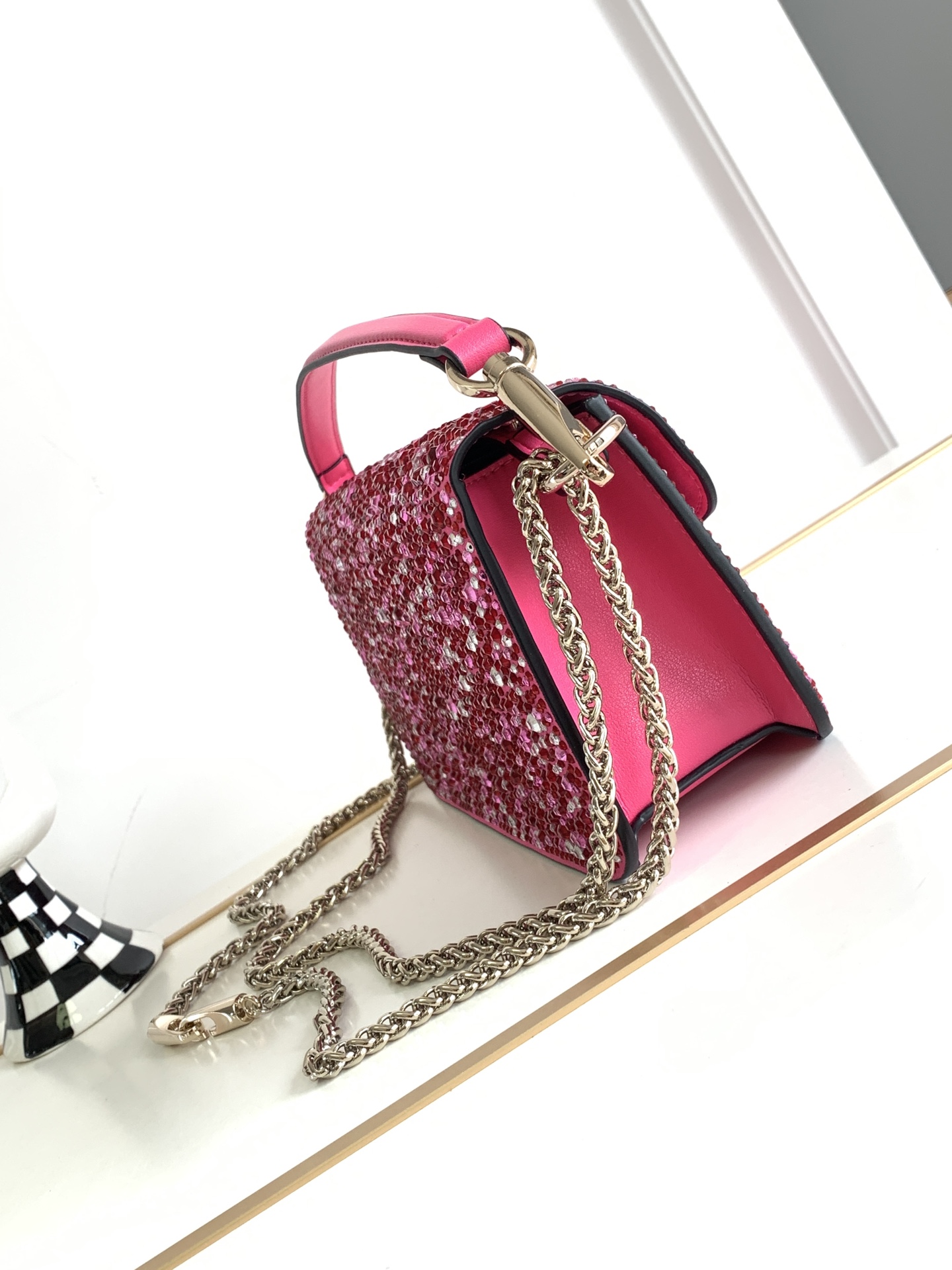 ✨✨🆕🆕VALENTINO GARAVANI Mini Loco手袋饰有施华洛世奇仿水晶✨✨和VLOGO