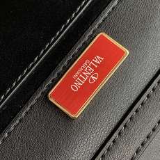 ✨✨🆕🆕VALENTINO GARAVANI Mini Loco手袋饰有施华洛世奇仿水晶✨✨和VLOGO ✨✨🆕🆕VALENTINO GARAVANI Mini Loco手袋饰有施华洛世奇仿水晶✨✨和VLOGO