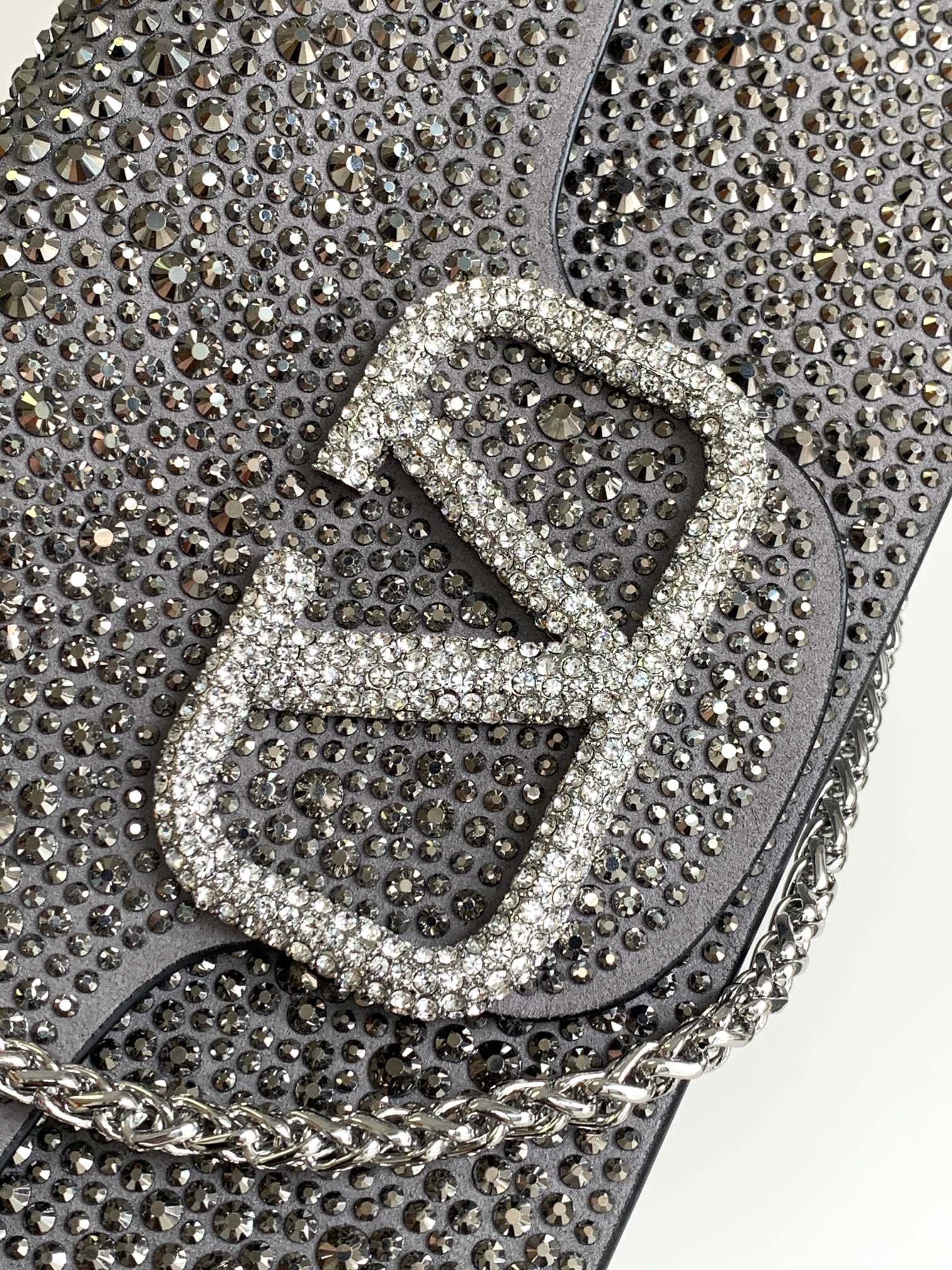 ✨✨🆕🆕VALENTINO GARAVANI Mini Loco手袋饰有施华洛世奇仿水晶✨✨和VLOGO