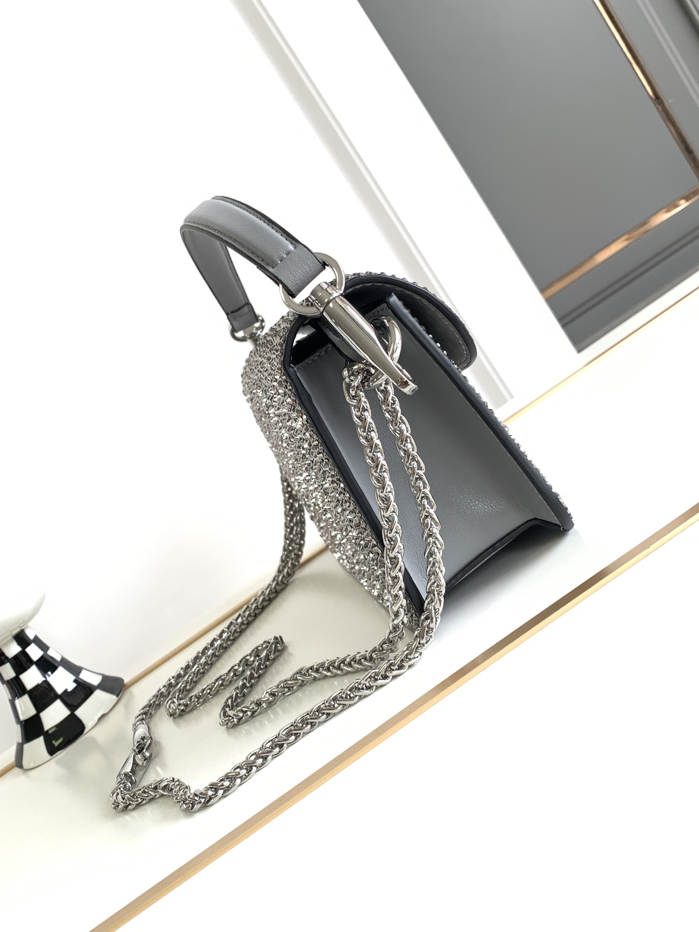 ✨✨🆕🆕VALENTINO GARAVANI Mini Loco手袋饰有施华洛世奇仿水晶✨✨和VLOGO