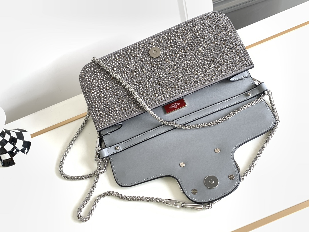 ✨✨🆕🆕VALENTINO GARAVANI Mini Loco手袋饰有施华洛世奇仿水晶✨✨和VLOGO