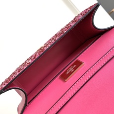 ✨✨🆕🆕VALENTINO GARAVANI Mini Loco手袋饰有施华洛世奇仿水晶✨✨和VLOGO ✨✨🆕🆕VALENTINO GARAVANI Mini Loco手袋饰有施华洛世奇仿水晶✨✨和VLOGO