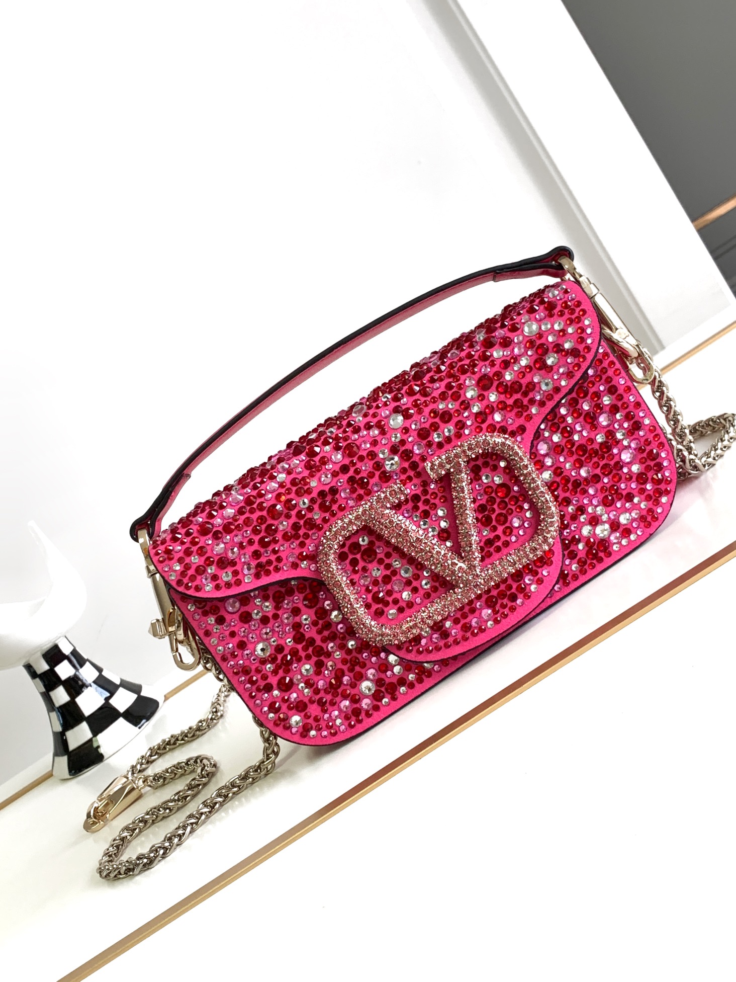✨✨🆕🆕VALENTINO GARAVANI Mini Loco手袋饰有施华洛世奇仿水晶✨✨和VLOGO