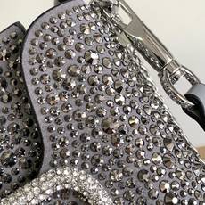 ✨✨🆕🆕VALENTINO GARAVANI Mini Loco手袋饰有施华洛世奇仿水晶✨✨和VLOGO ✨✨🆕🆕VALENTINO GARAVANI Mini Loco手袋饰有施华洛世奇仿水晶✨✨和VLOGO