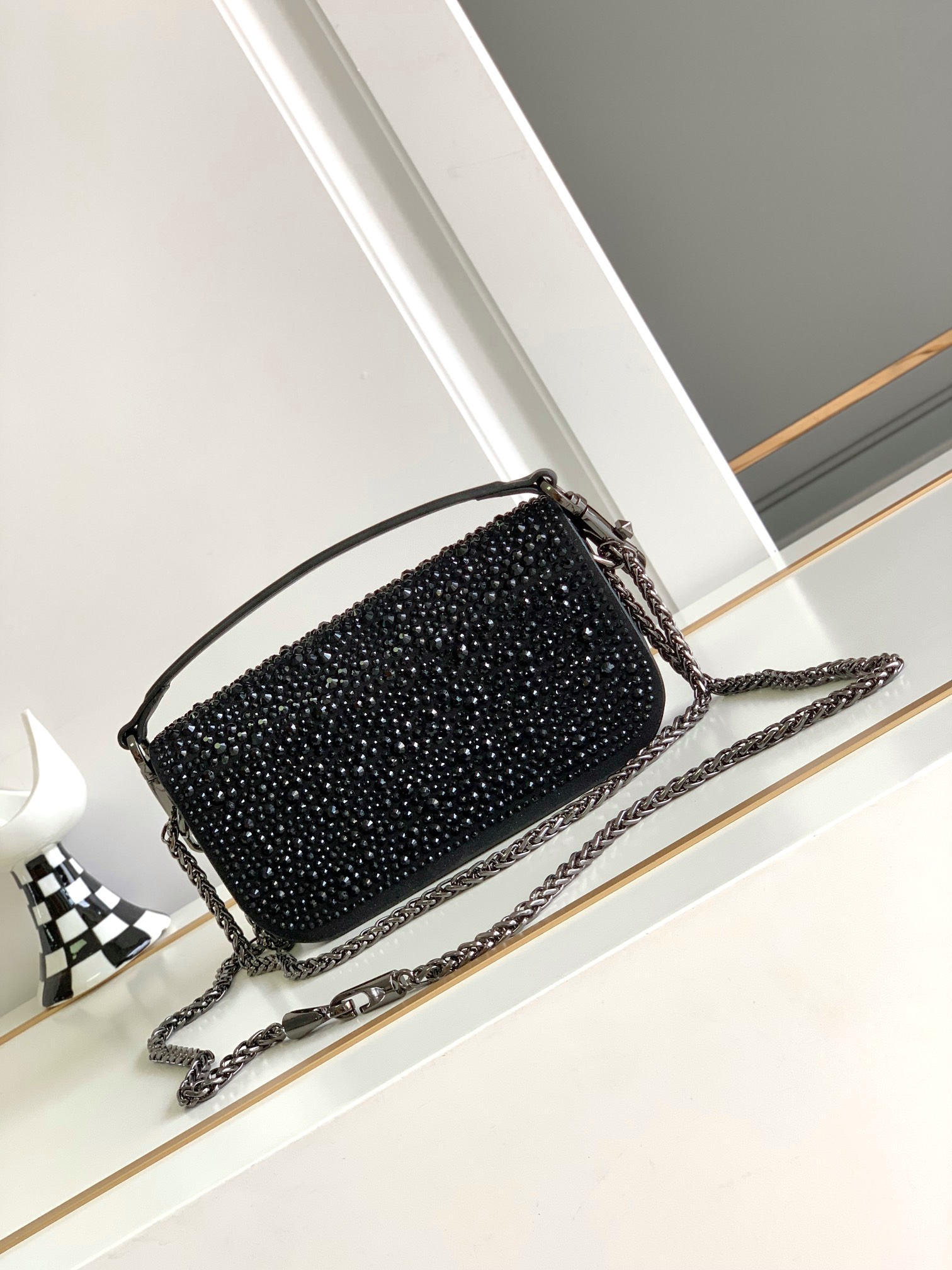 ✨✨🆕🆕VALENTINO GARAVANI Mini Loco手袋饰有施华洛世奇仿水晶✨✨和VLOGO