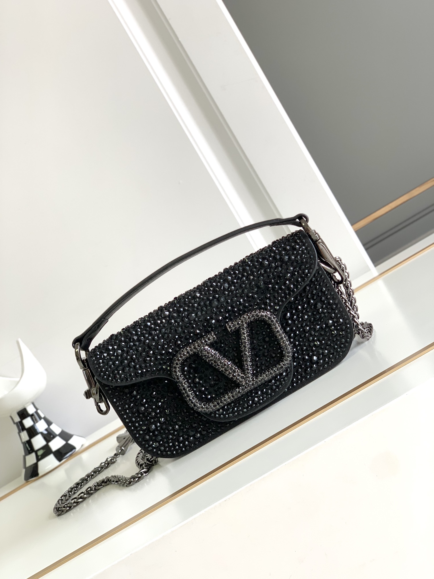 ✨✨🆕🆕VALENTINO GARAVANI Mini Loco手袋饰有施华洛世奇仿水晶✨✨和VLOGO