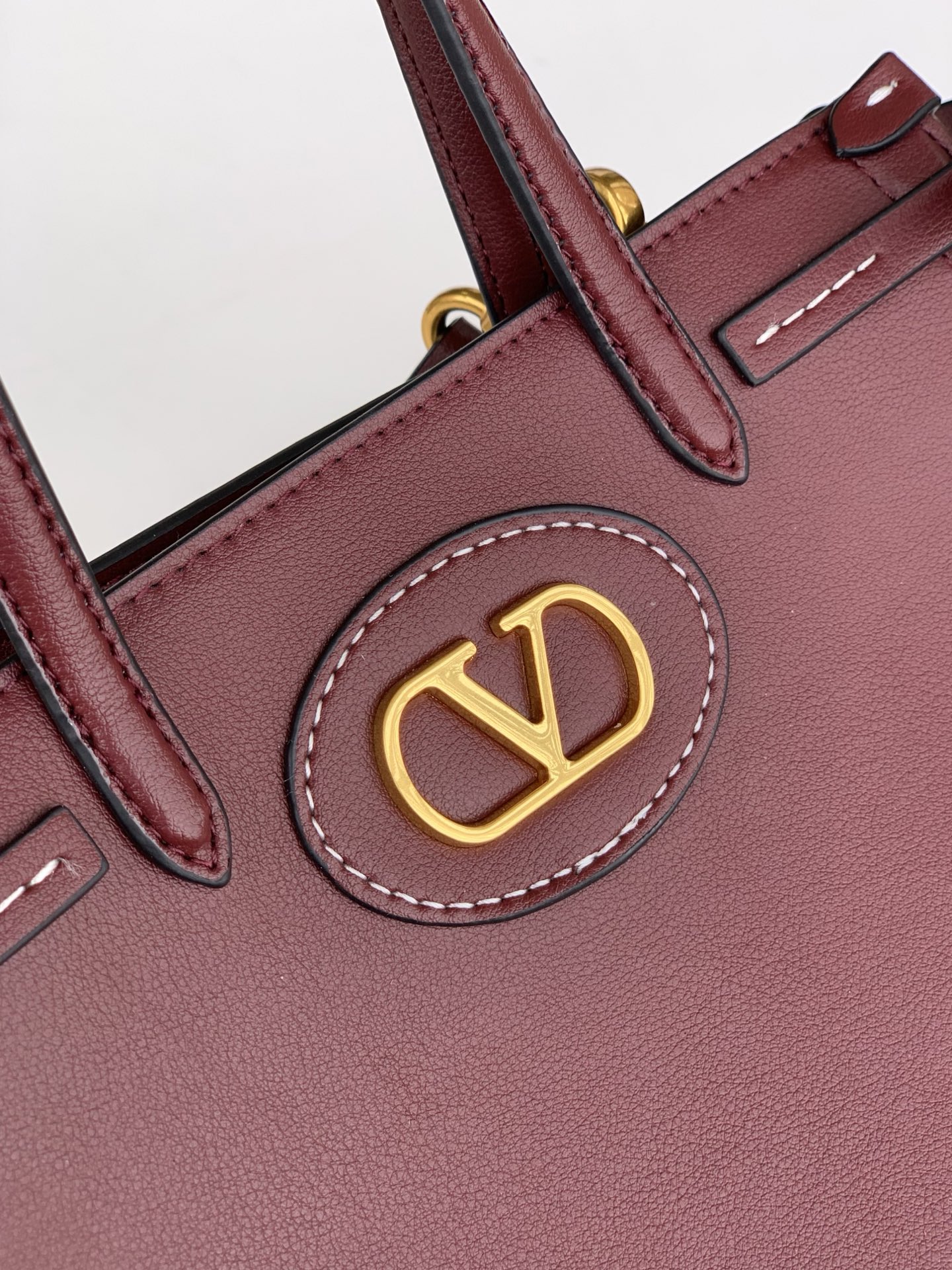 🆕VA GARAVANI VAIN 早春新款 托特购物袋🛍️配以金属VLOGO SIGNATURE 细节