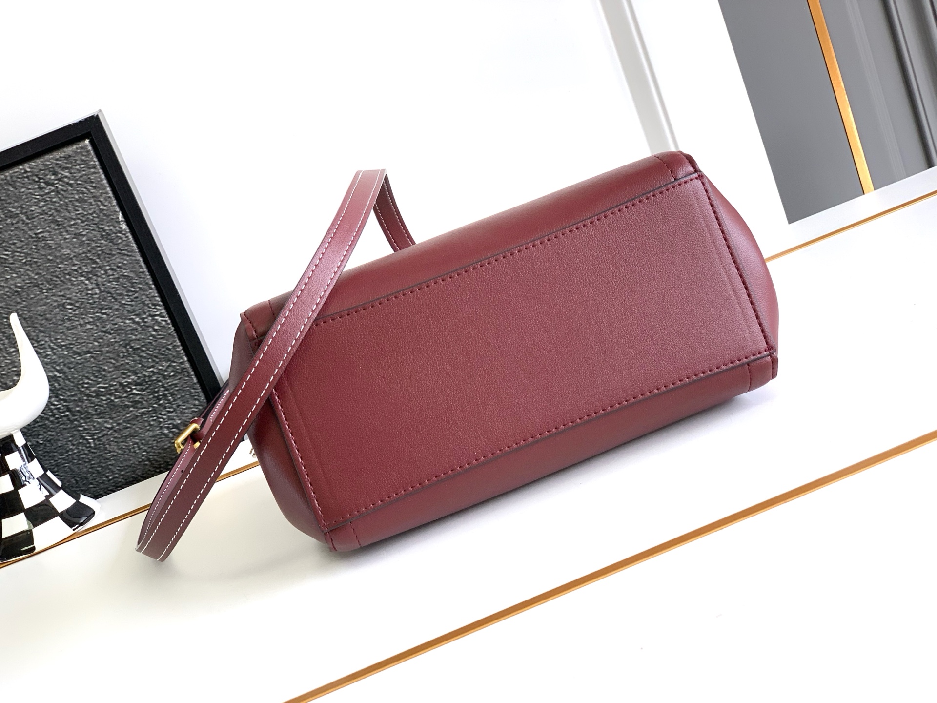 🆕VA GARAVANI VAIN 早春新款 托特购物袋🛍️配以金属VLOGO SIGNATURE 细节