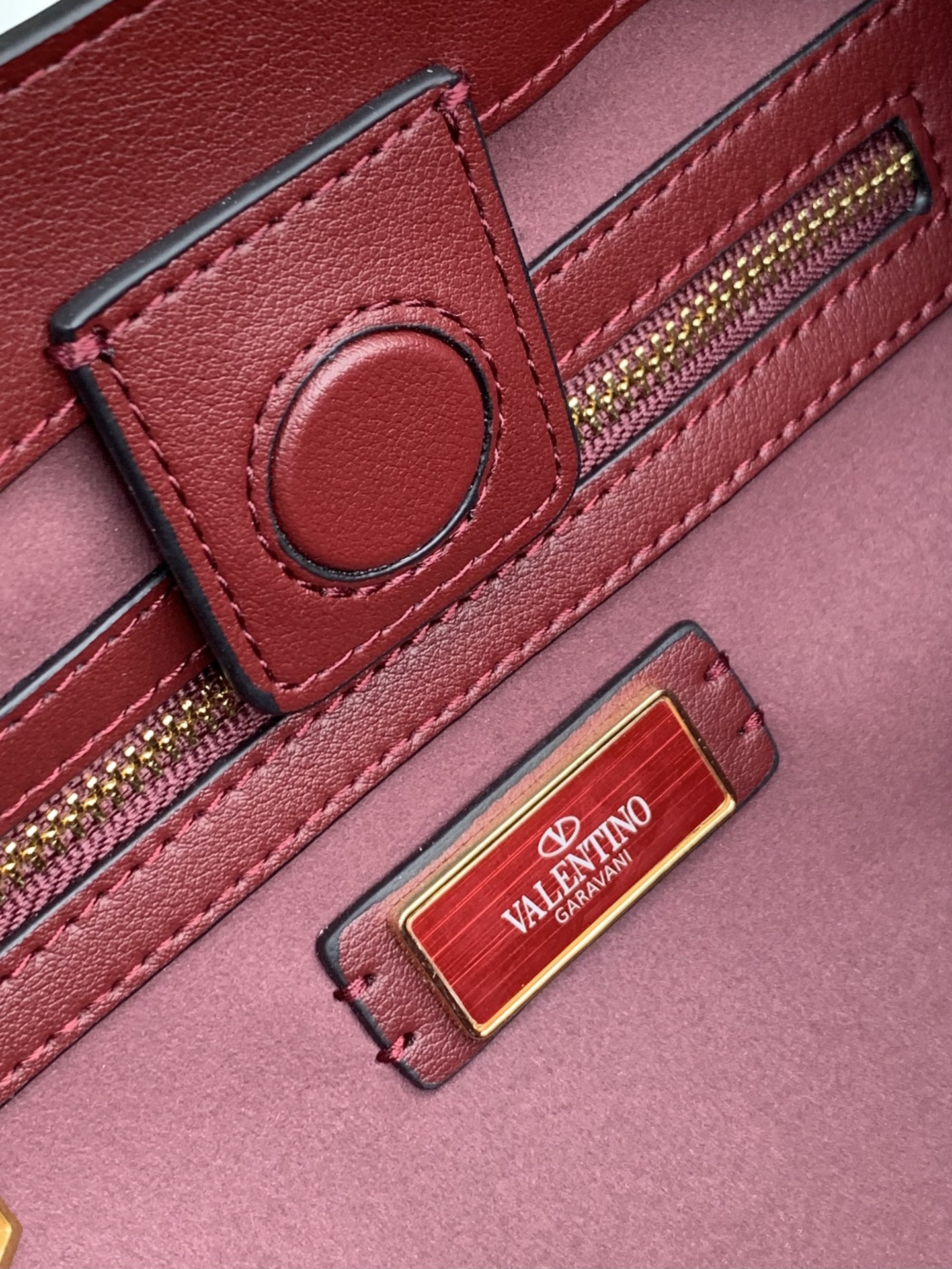 🆕VA GARAVANI VAIN 早春新款 托特购物袋🛍️配以金属VLOGO SIGNATURE 细节