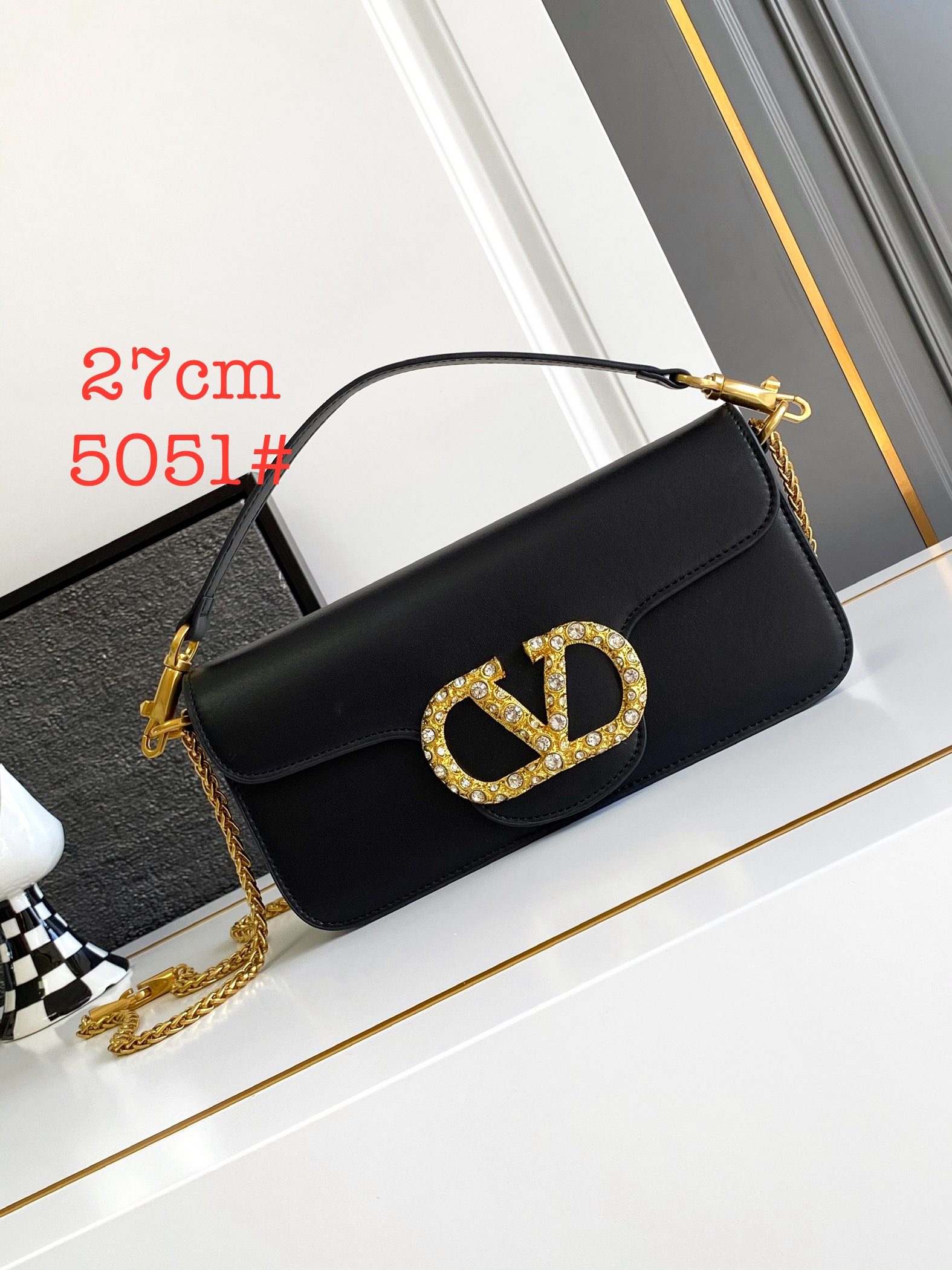 🆕🆕❣️Valent**** Garavani Mini Loco仿水晶装饰手袋   -  VLogo 