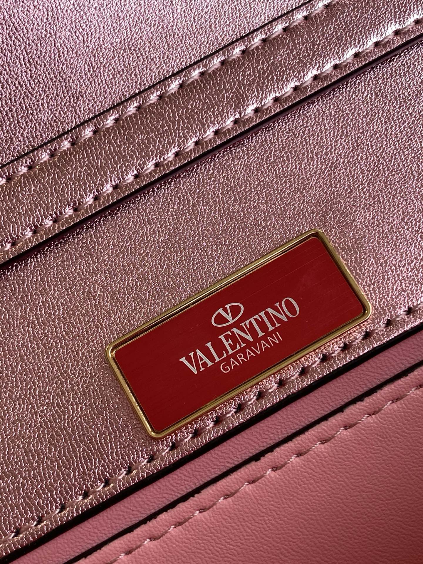 🆕🆕❣️Valent**** Garavani Mini Loco仿水晶装饰手袋   -  VLogo 