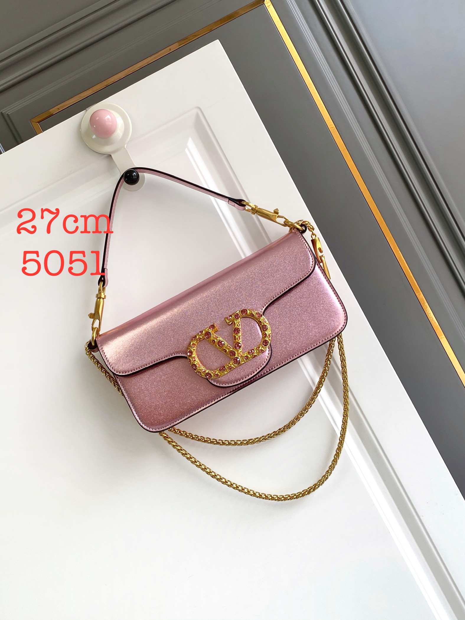 🆕🆕❣️Valent**** Garavani Mini Loco仿水晶装饰手袋   -  VLogo 