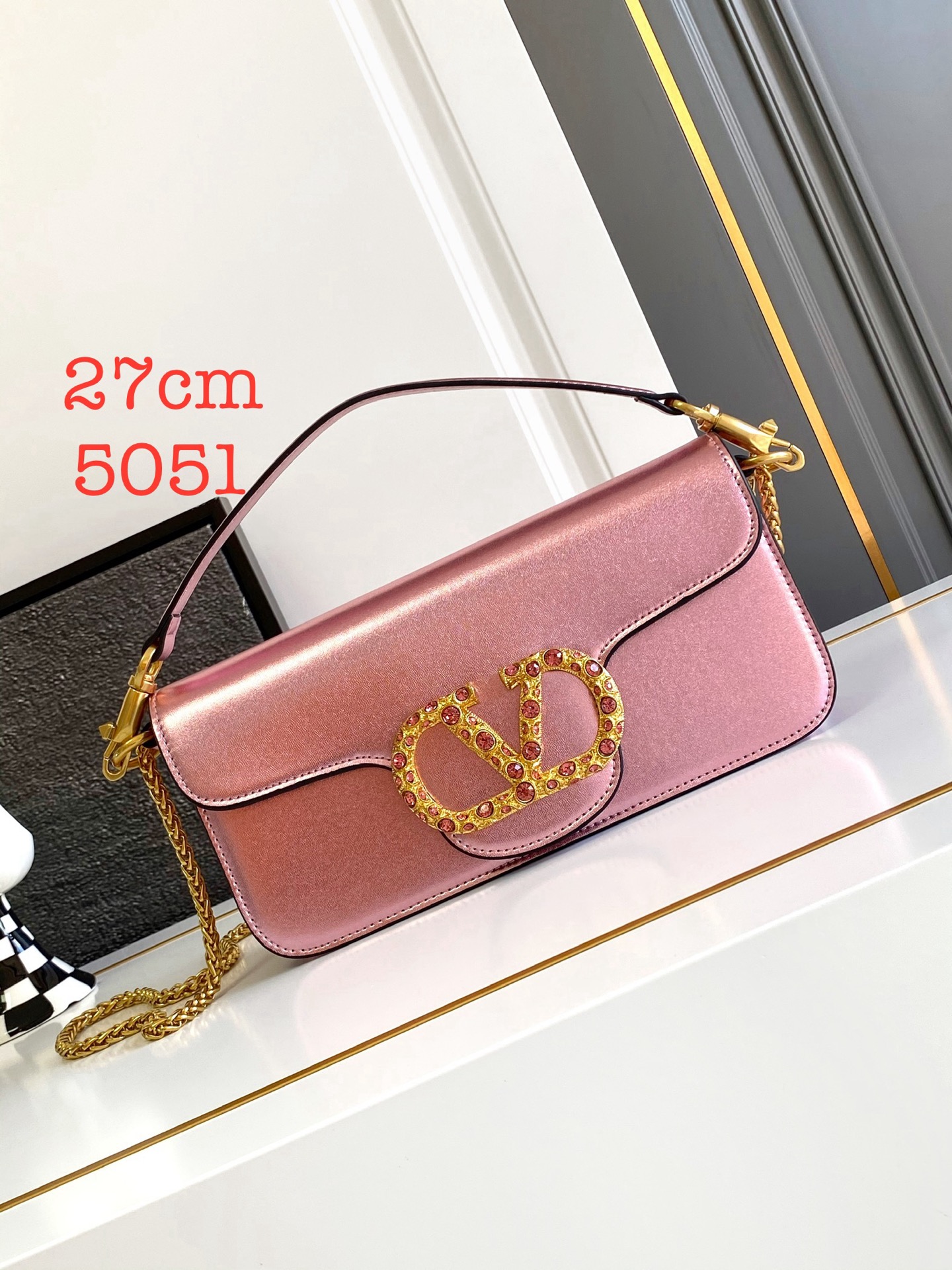 🆕🆕❣️Valent**** Garavani Mini Loco仿水晶装饰手袋   -  VLogo 