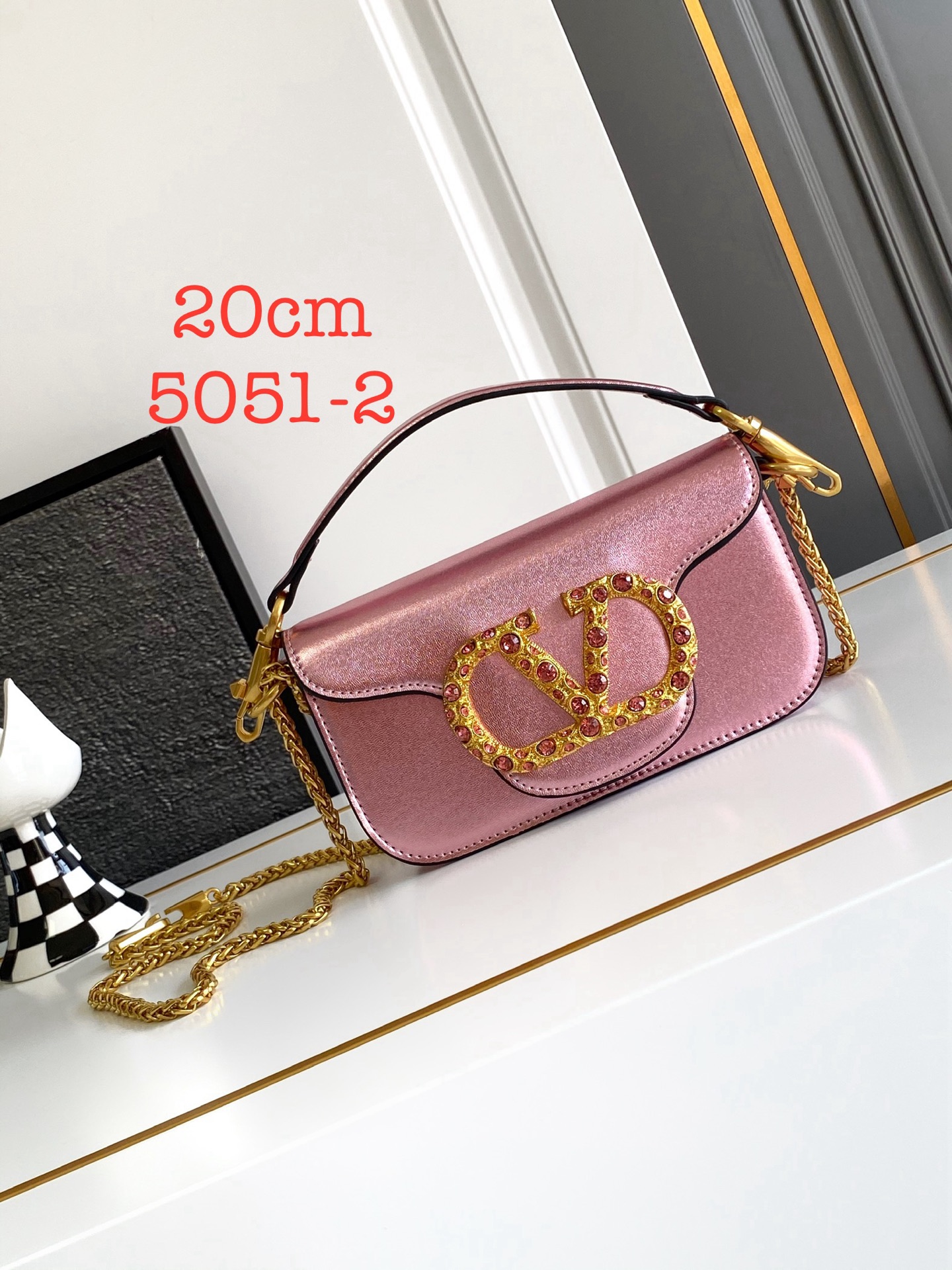 🆕🆕❣️Valent**** Garavani Mini Loco仿水晶装饰手袋   -  VLogo 