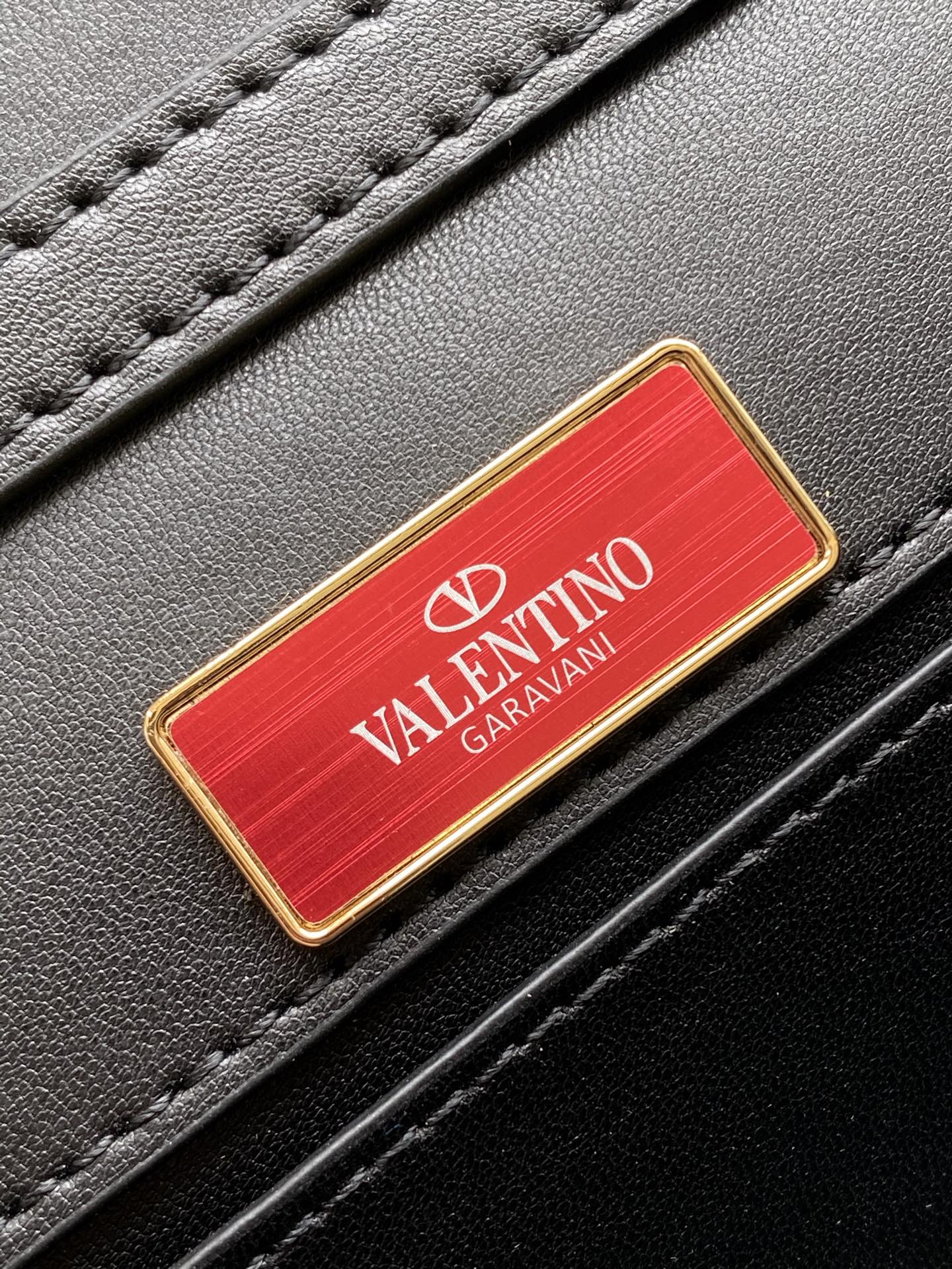 🆕大号蛇纹LOCÒ仿水晶装饰手袋 -VLogo Signature施华洛世奇®仿水晶装饰 -配可拆卸提手