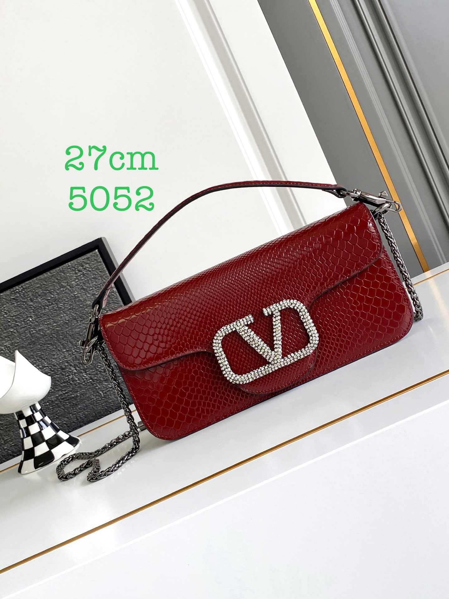 🆕大号蛇纹LOCÒ仿水晶装饰手袋 -VLogo Signature施华洛世奇®仿水晶装饰 -配可拆卸提手