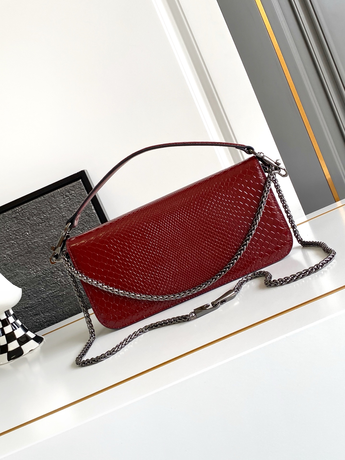 🆕大号蛇纹LOCÒ仿水晶装饰手袋 -VLogo Signature施华洛世奇®仿水晶装饰 -配可拆卸提手