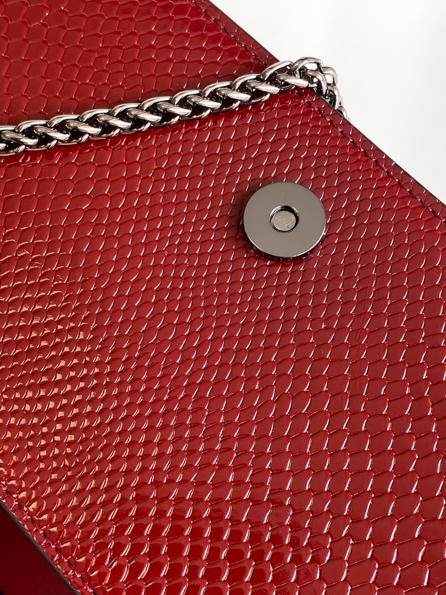 🆕大号蛇纹LOCÒ仿水晶装饰手袋 -VLogo Signature施华洛世奇®仿水晶装饰 -配可拆卸提手