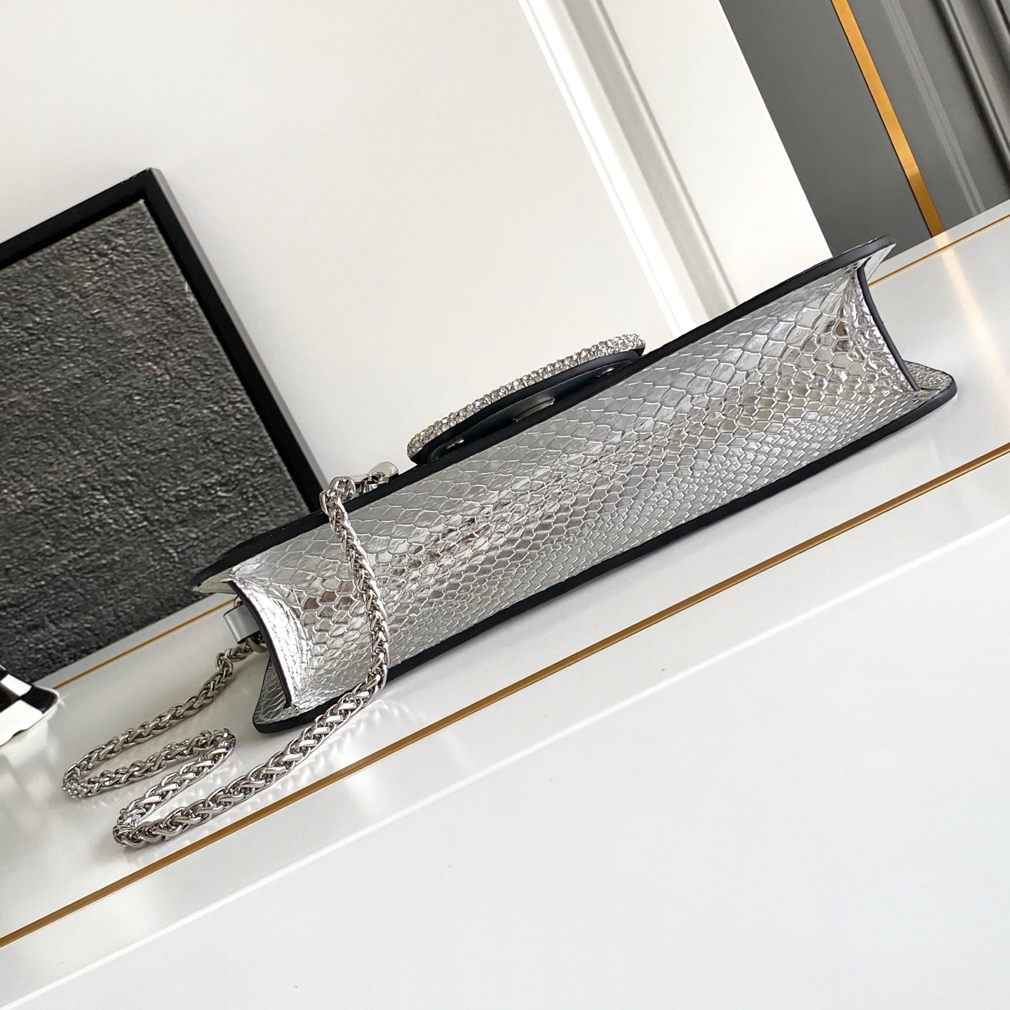 🆕大号蛇纹LOCÒ仿水晶装饰手袋 -VLogo Signature施华洛世奇®仿水晶装饰 -配可拆卸提手