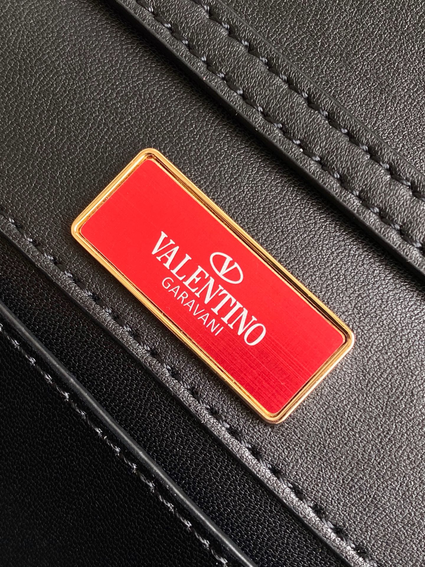 🆕小里蛇纹LOCÒ仿水晶装饰手袋 -VLogo Signature施华洛世奇®仿水晶装饰 -配可拆卸提手