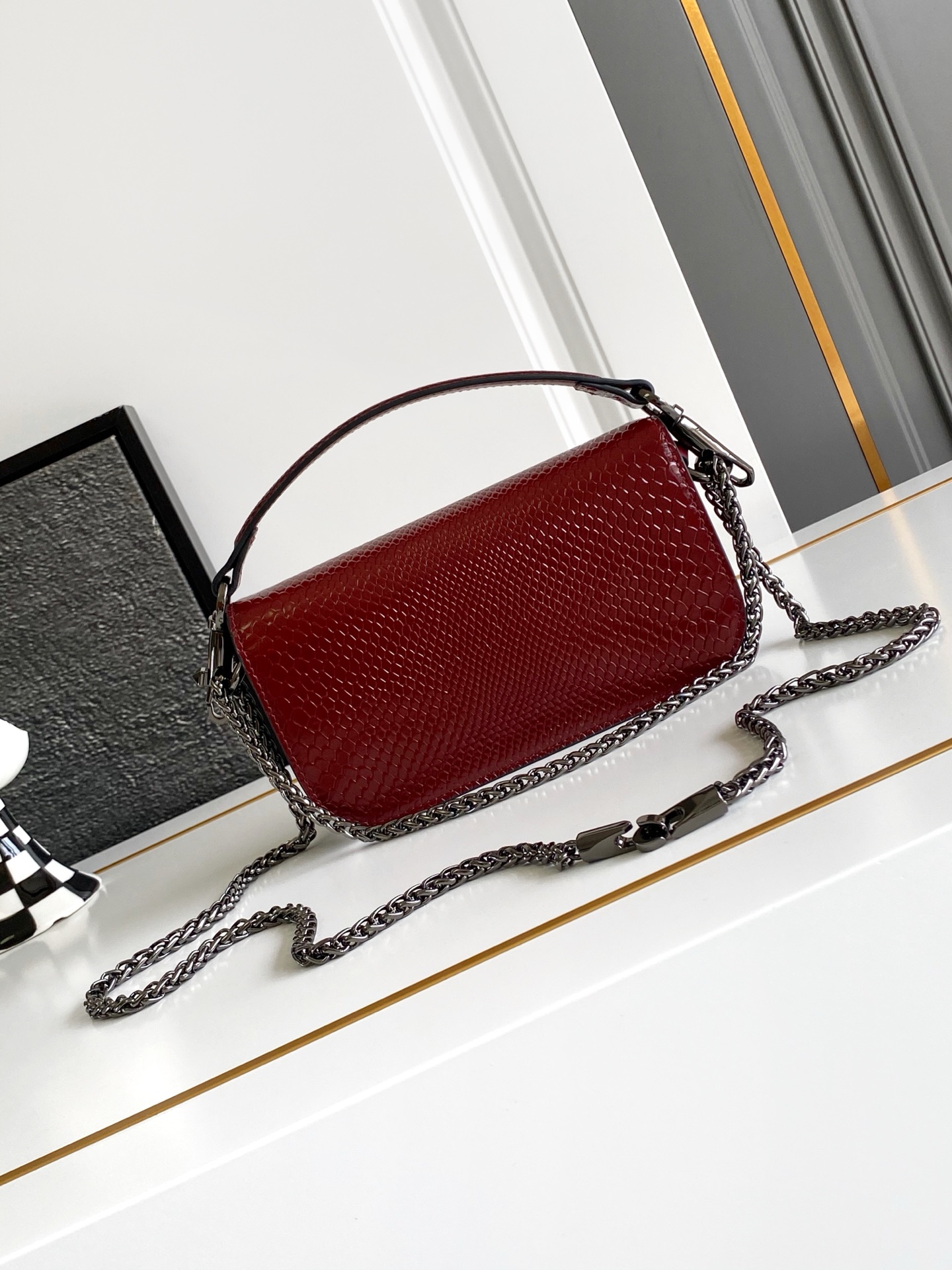 🆕小号蛇纹LOCÒ仿水晶装饰手袋 -VLogo Signature施华洛世奇®仿水晶装饰 -配可拆卸提手