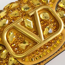 ✨✨🆕🆕VALENT**** GARAVANI Loco手袋饰有施华洛世奇仿水晶绣珠✨✨和VLOGOSI ✨✨🆕🆕VALENT**** GARAVANI Loco手袋饰有施华洛世奇仿水晶绣珠✨✨和VLOGOSI