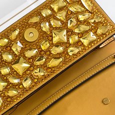 ✨✨🆕🆕VALENT**** GARAVANI Loco手袋饰有施华洛世奇仿水晶绣珠✨✨和VLOGOSI ✨✨🆕🆕VALENT**** GARAVANI Loco手袋饰有施华洛世奇仿水晶绣珠✨✨和VLOGOSI