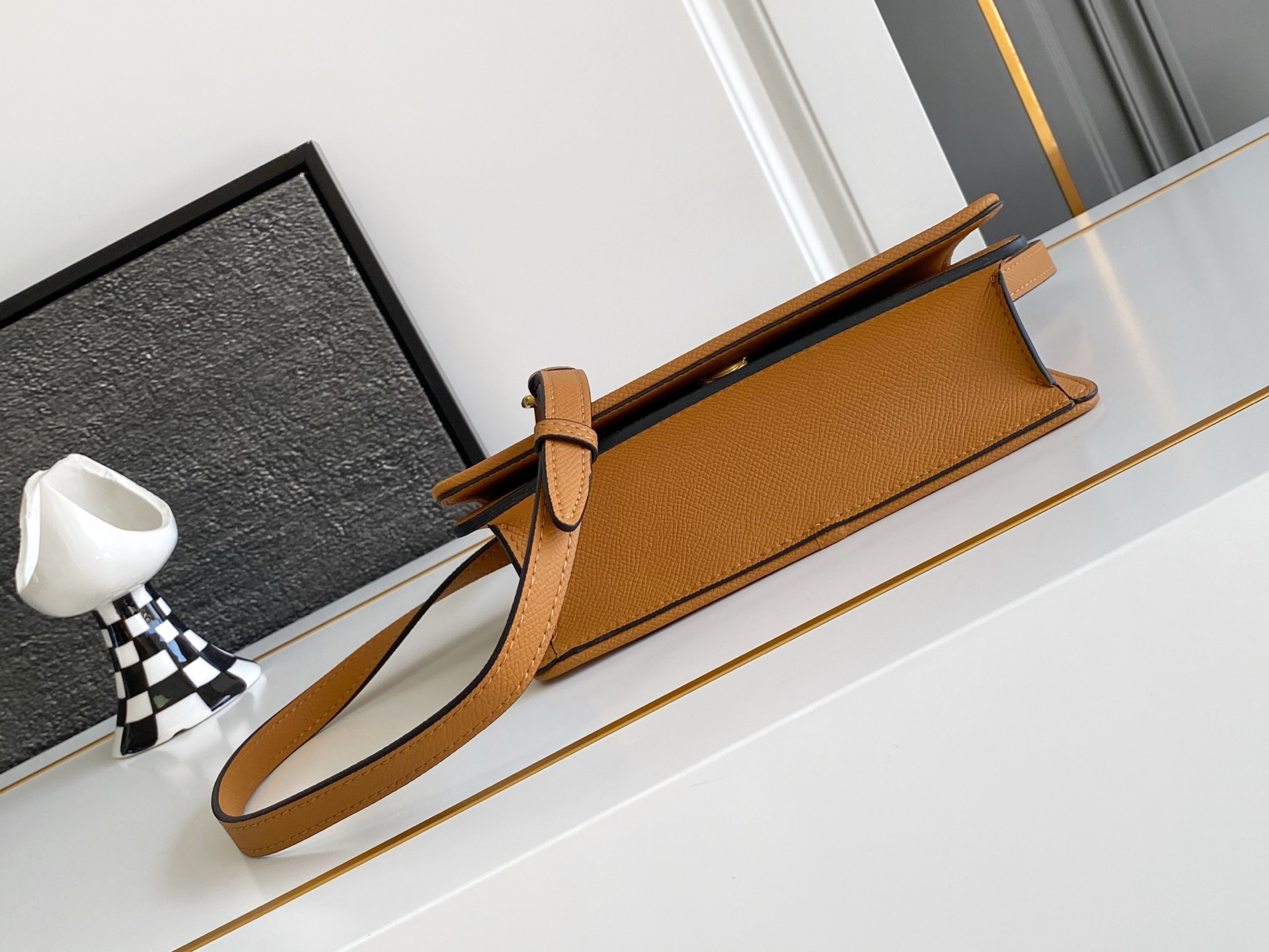 🆕Valent*** 早春樱桃🍒刺绣系列😍-米色打底配以鲜艳欲滴的樱桃🍒刺绣图案，棕色皮革包边，标志性金