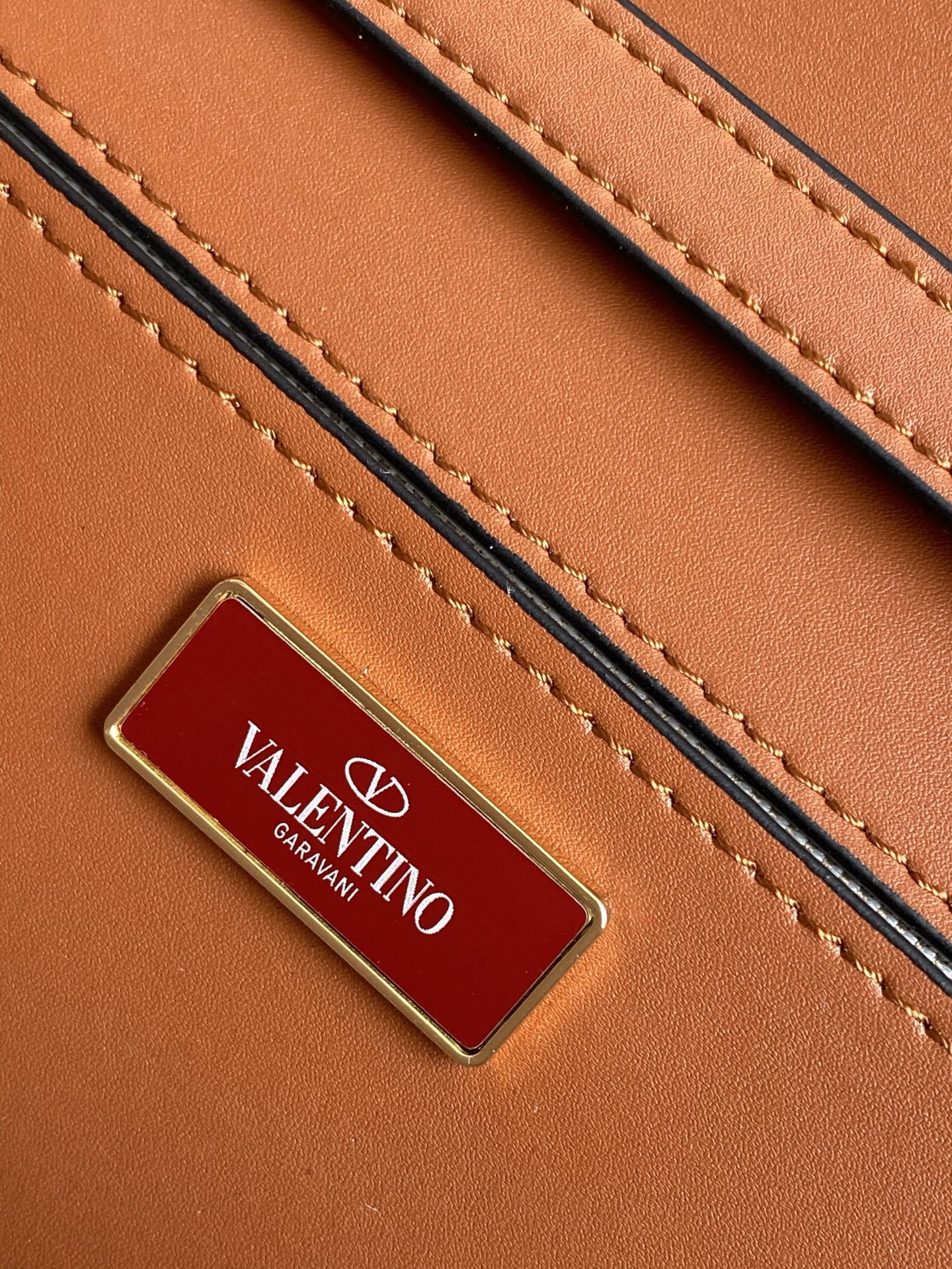 🆕🆕❣️valent**** Garavani #Loco 手袋，拉菲草编织款.金属链条搭配，还可拆除变