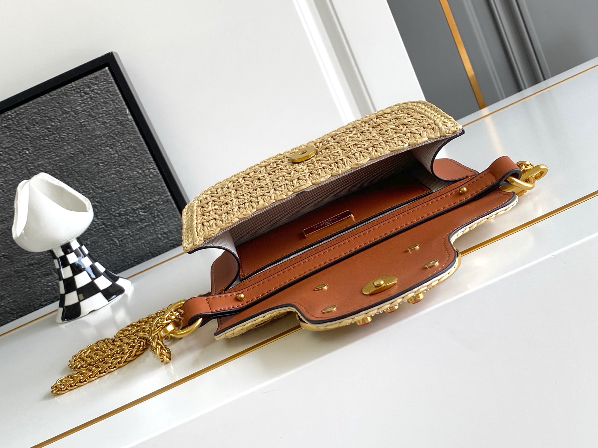 🆕🆕❣️valent**** Garavani #Loco 手袋，拉菲草编织款.金属链条搭配，还可拆除变