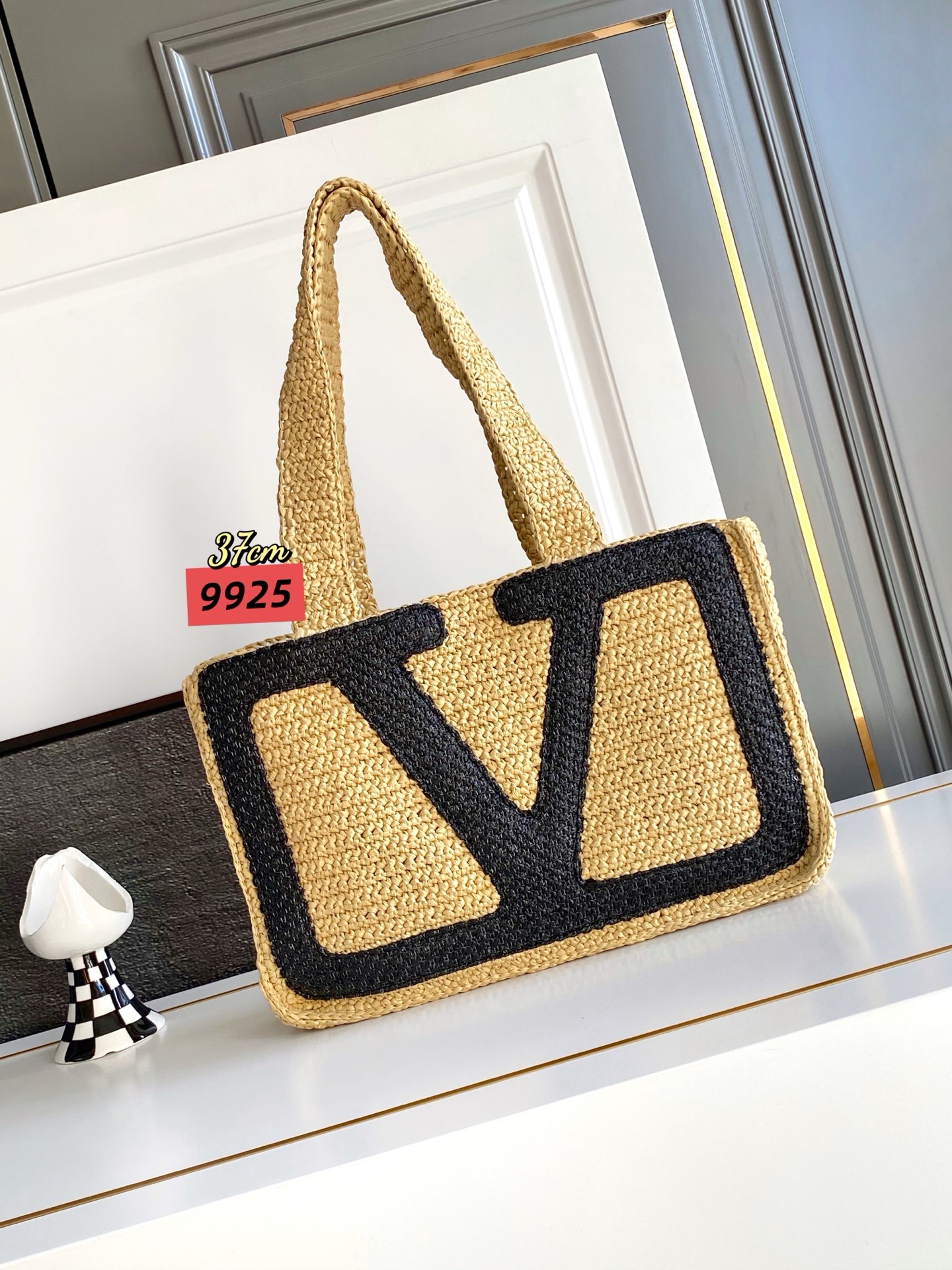 🆕VA GARAVANI VIVA SUPERSTAR 中号拉菲草编织手袋，采用拉菲草材质，超大撞色VL