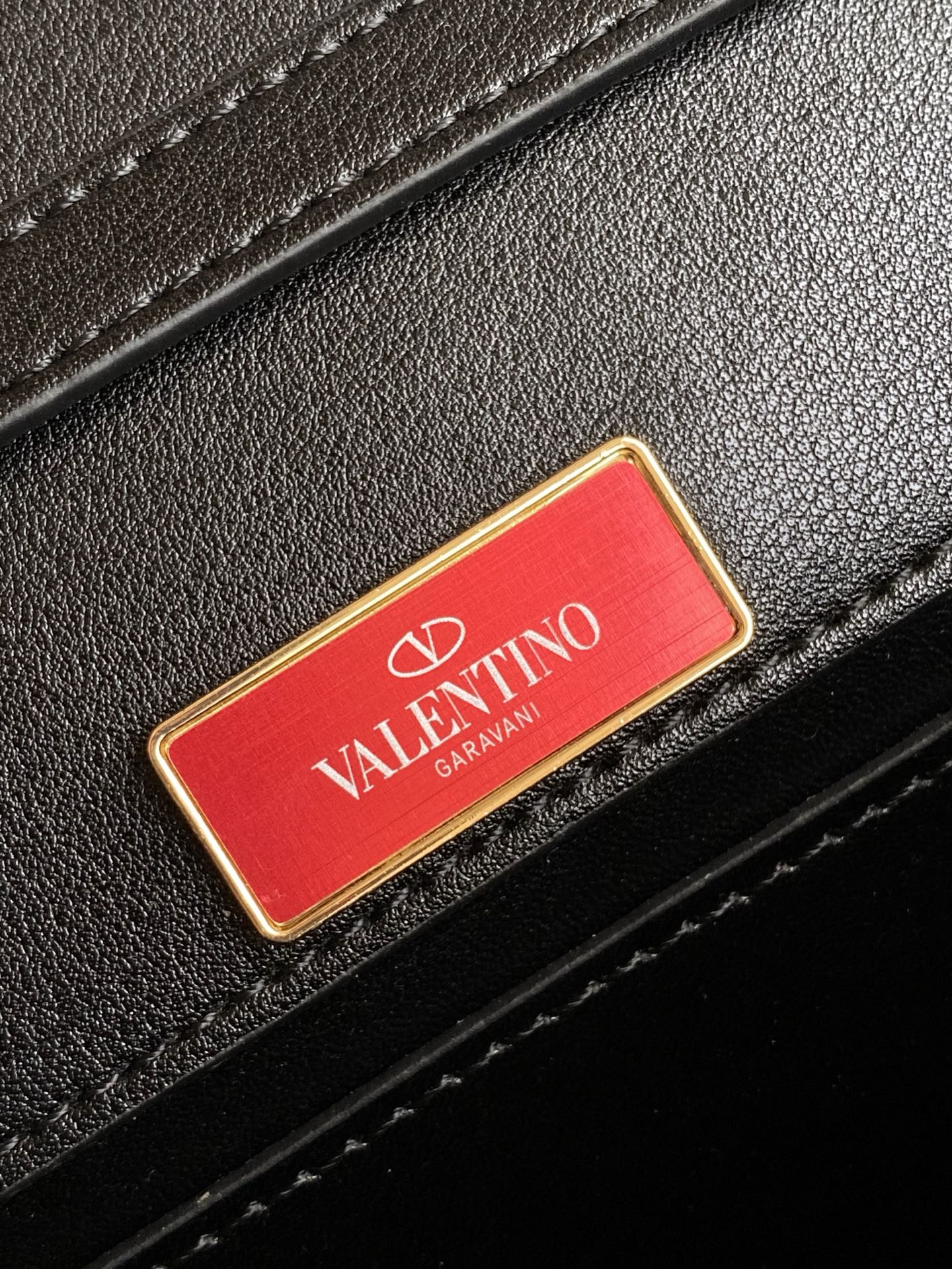 ✨✨🆕🆕VALENT*** GARAVANI Loco手袋包身刺绣古典花卉图案和VLOGOSIGNATU