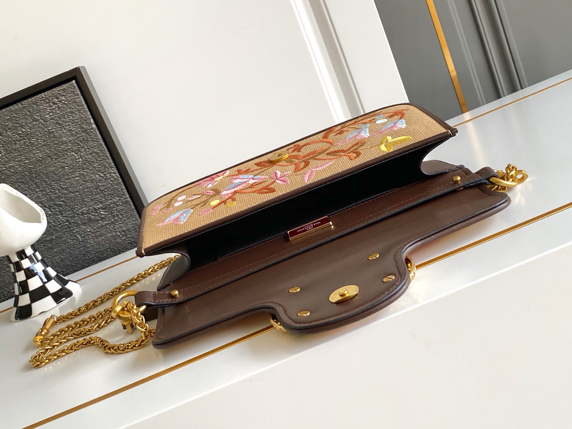 ✨✨🆕🆕VALENT*** GARAVANI Loco手袋包身刺绣古典花卉图案和VLOGOSIGNATU