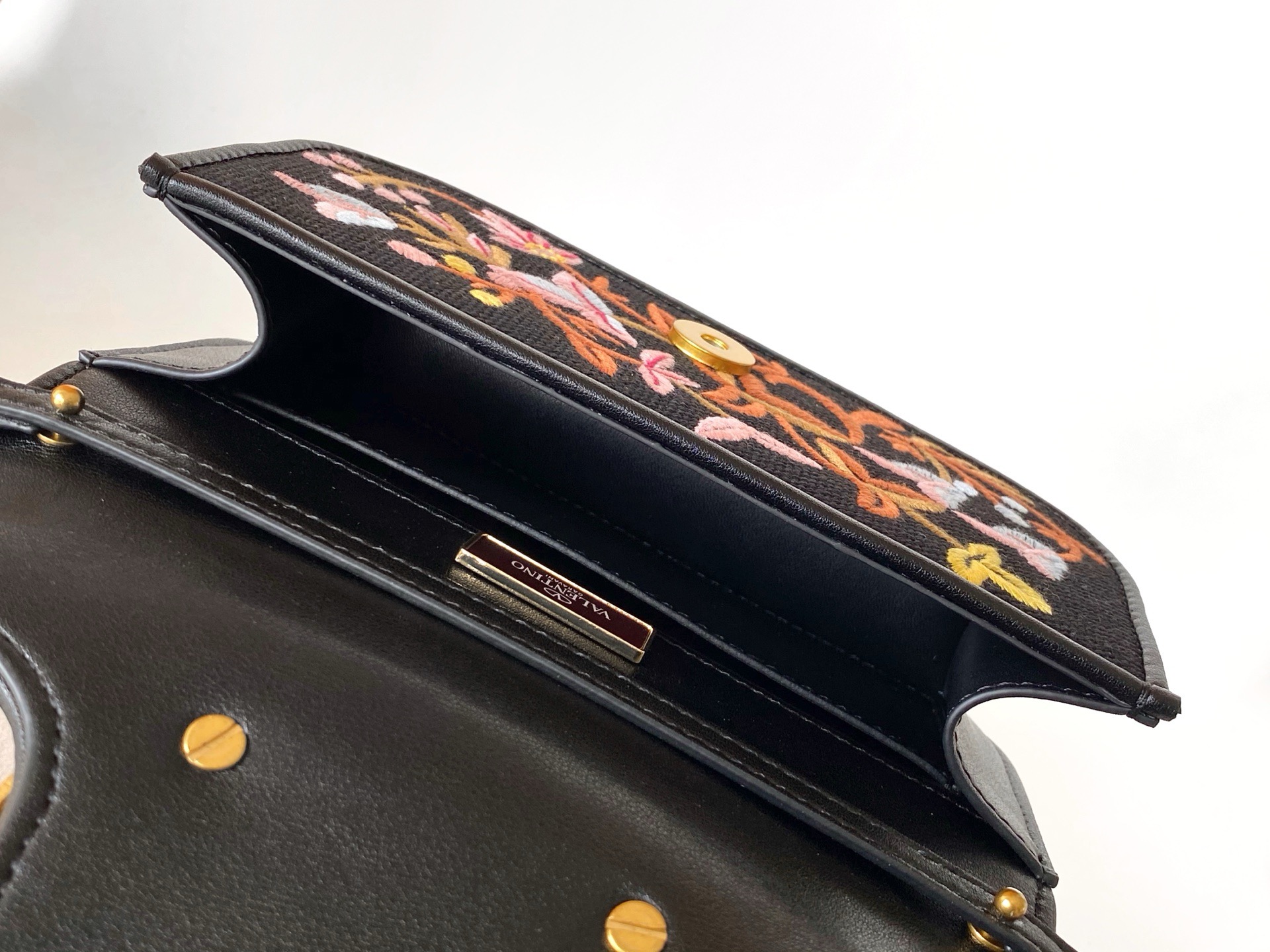 ✨✨🆕🆕VALENT*** GARAVANI Loco手袋包身刺绣古典花卉图案和VLOGOSIGNATU