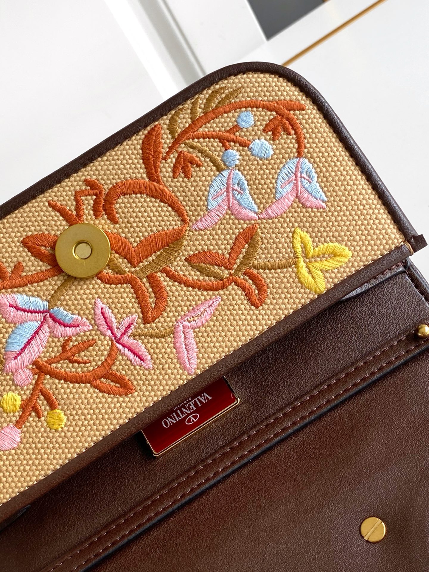 ✨✨🆕🆕VALENT*** GARAVANI Loco手袋包身刺绣古典花卉图案和VLOGOSIGNATU