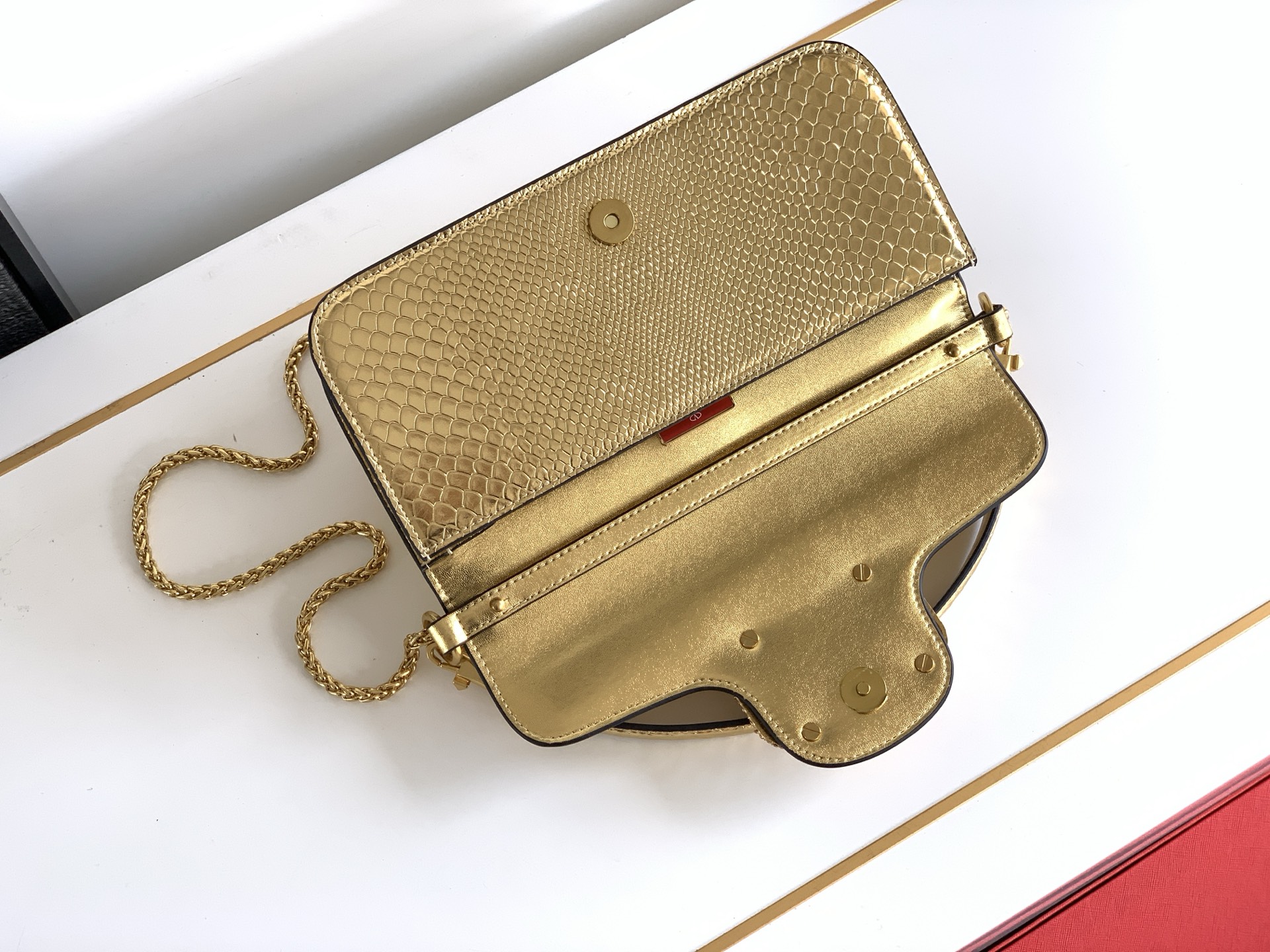 🆕大号蛇纹LOCÒ仿水晶装饰手袋 -VLogo Signature施华洛世奇®仿水晶装饰 -配可拆卸提手