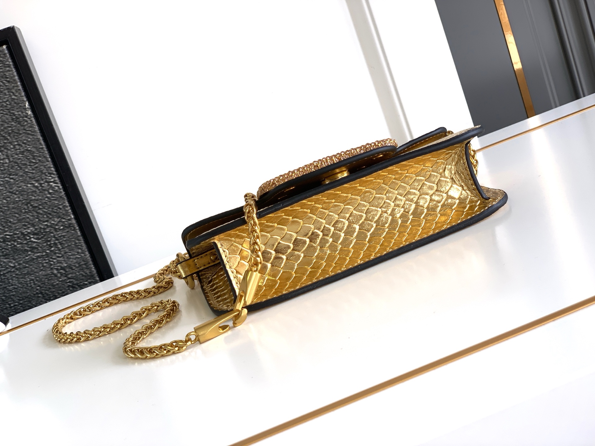 🆕小号蛇纹LOCÒ仿水晶装饰手袋 -VLogo Signature施华洛世奇®仿水晶装饰 -配可拆卸提手