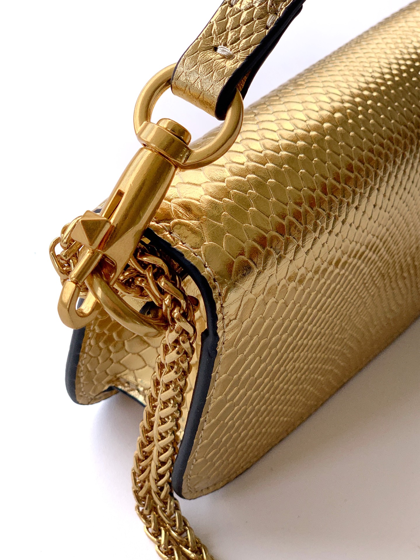 🆕小号蛇纹LOCÒ仿水晶装饰手袋 -VLogo Signature施华洛世奇®仿水晶装饰 -配可拆卸提手