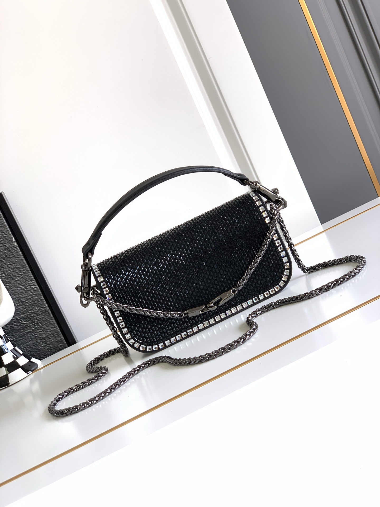 🆕🆕VALENTINO GARAVANI Mini Loco手袋饰有施华洛世奇仿水晶✨✨和VLOGOSI