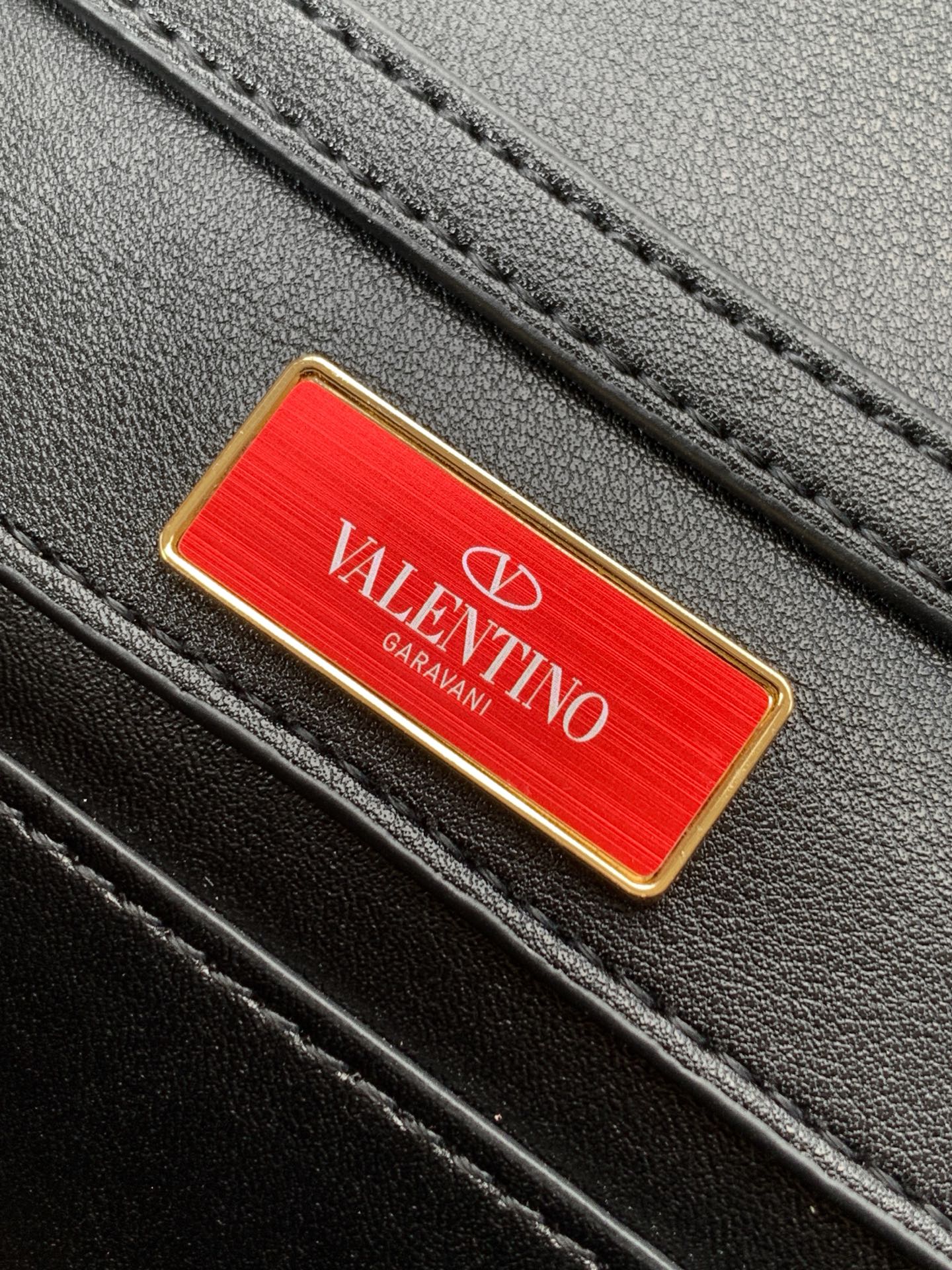 🆕🆕VALENTINO GARAVANI Mini Loco手袋饰有施华洛世奇仿水晶✨✨和VLOGOSI