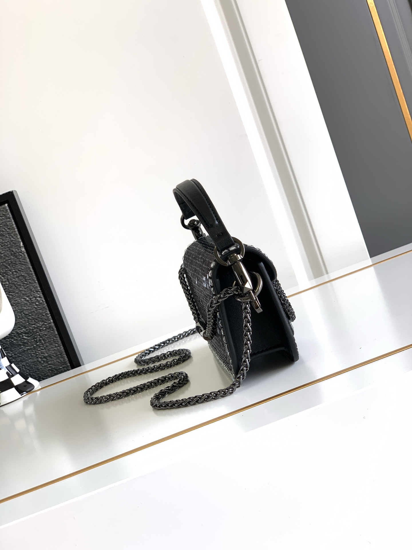 🆕🆕VALENTINO GARAVANI Mini Loco手袋饰有施华洛世奇仿水晶✨✨和VLOGOSI