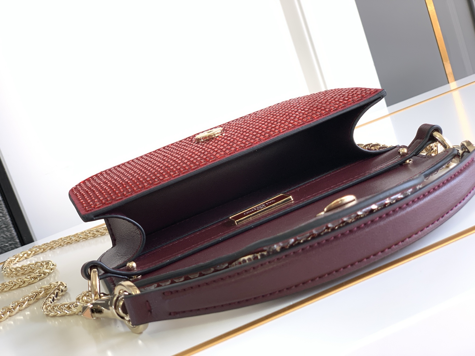 🆕🆕VALENTINO GARAVANI Mini Loco手袋饰有施华洛世奇仿水晶✨✨和VLOGOSI