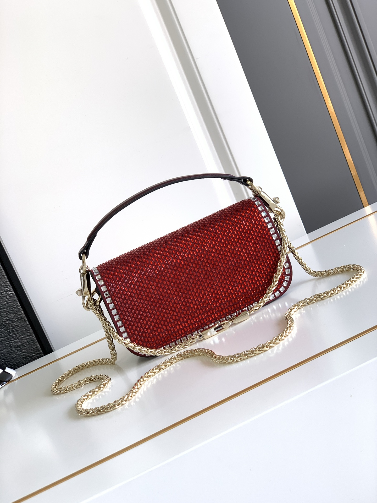 🆕🆕VALENTINO GARAVANI Mini Loco手袋饰有施华洛世奇仿水晶✨✨和VLOGOSI