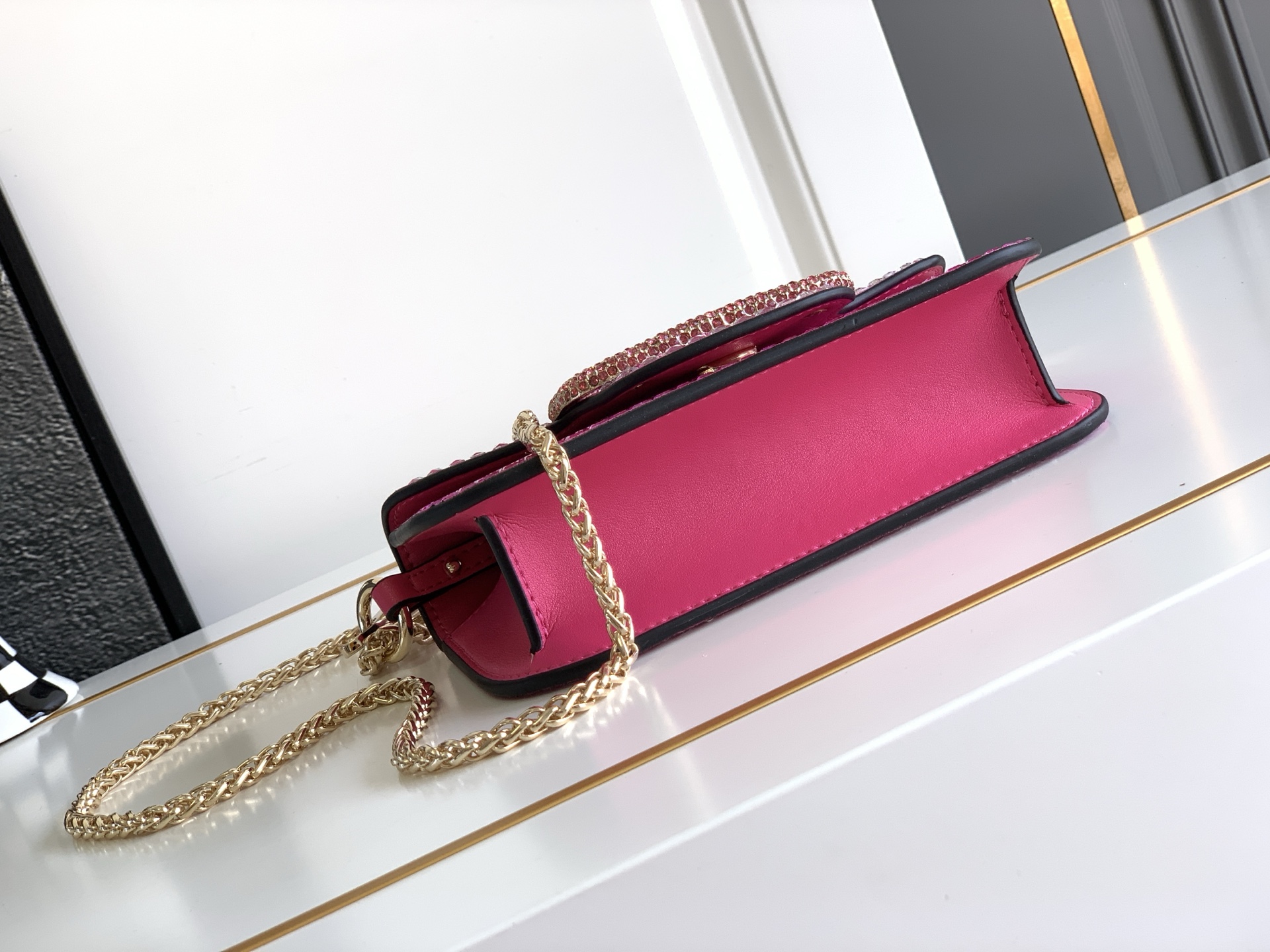 🆕🆕VALENTINO GARAVANI Mini Loco手袋饰有施华洛世奇仿水晶✨✨和VLOGOSI