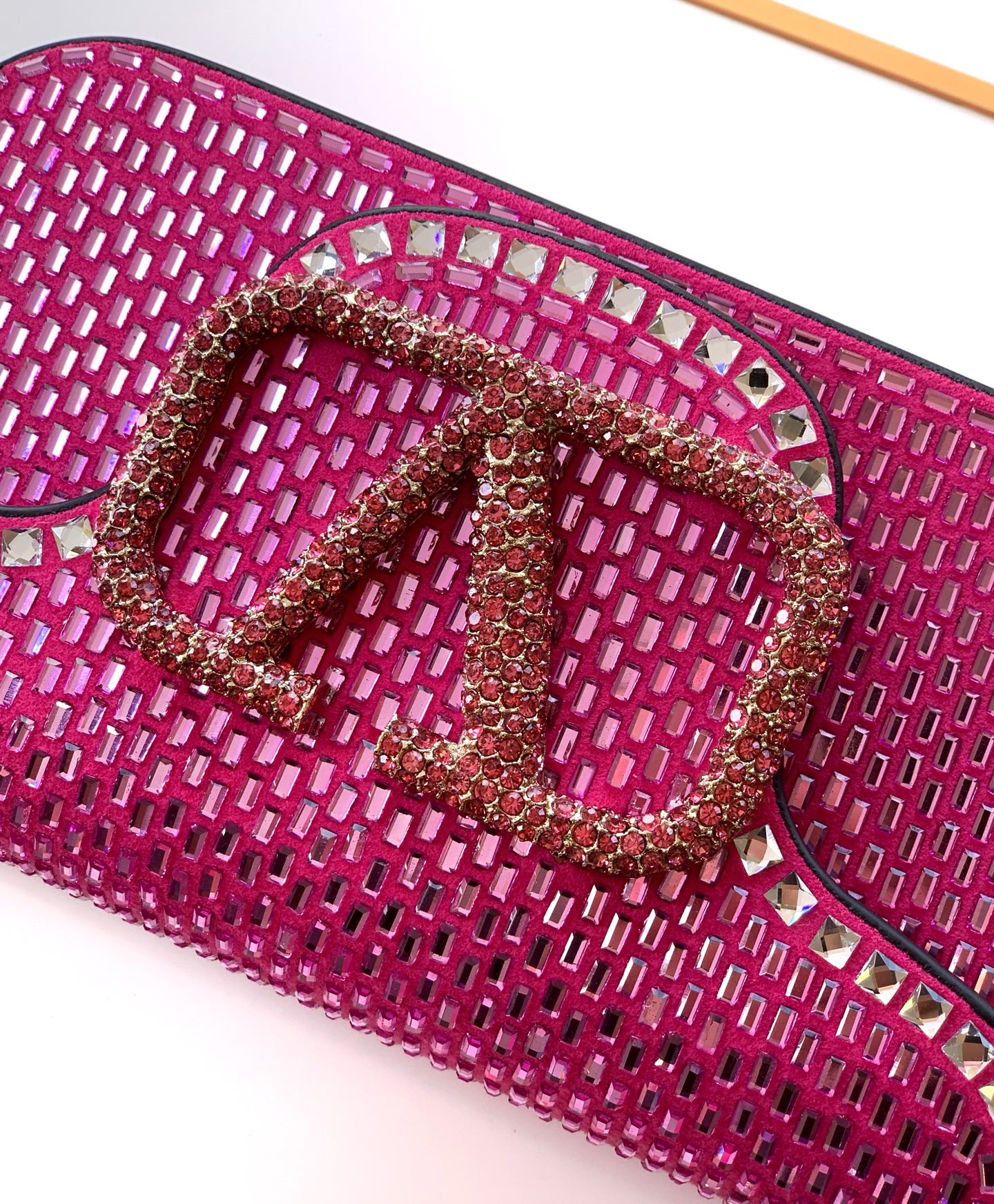 🆕🆕VALENTINO GARAVANI Mini Loco手袋饰有施华洛世奇仿水晶✨✨和VLOGOSI